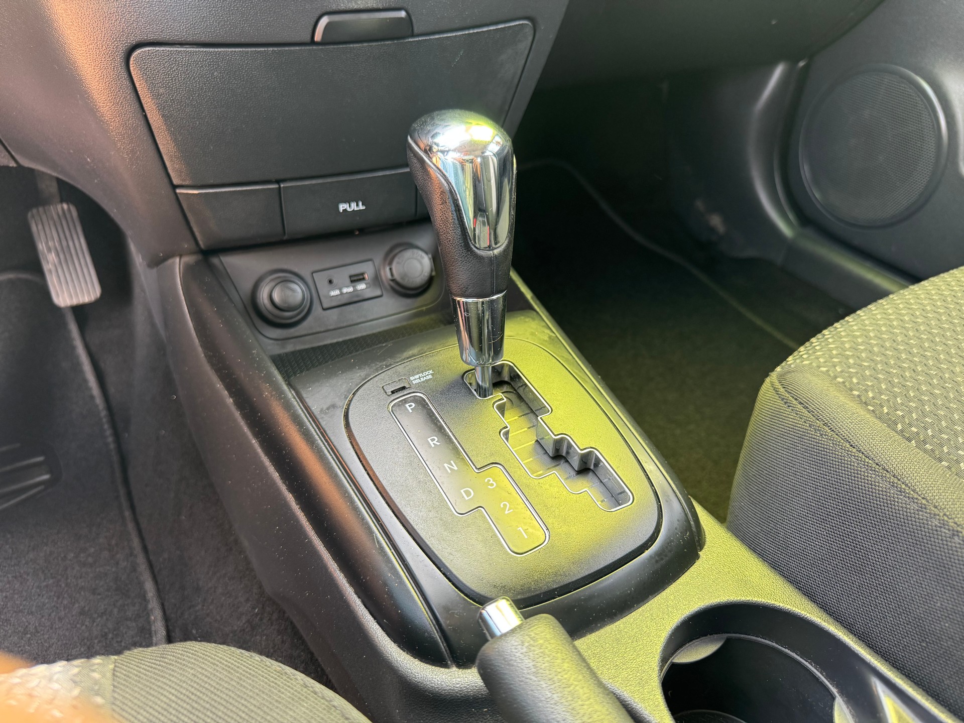 HYUNDAI i30 1.6-image-11