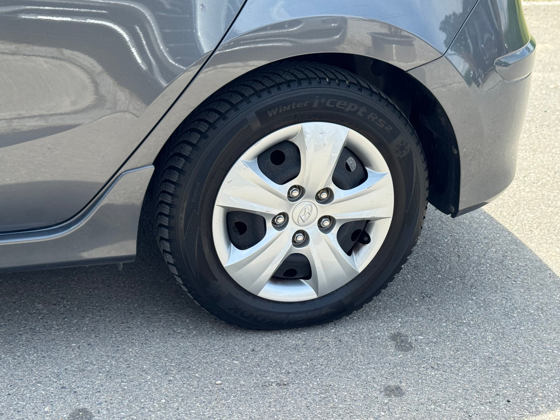 HYUNDAI i30 1.6-image-4