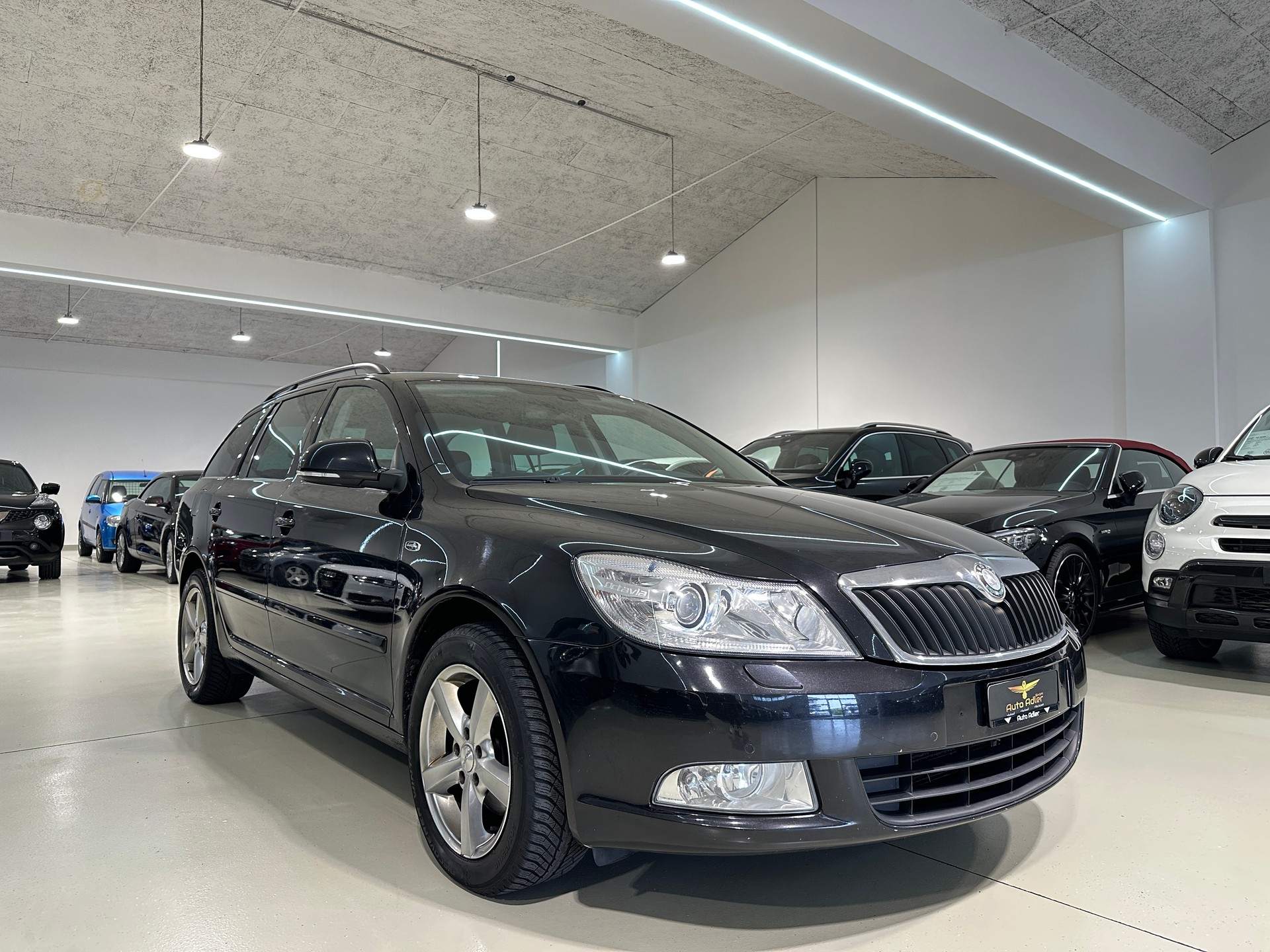 SKODA Octavia Combi 1.8 TSI Laurin & Klement 4x4-image-9