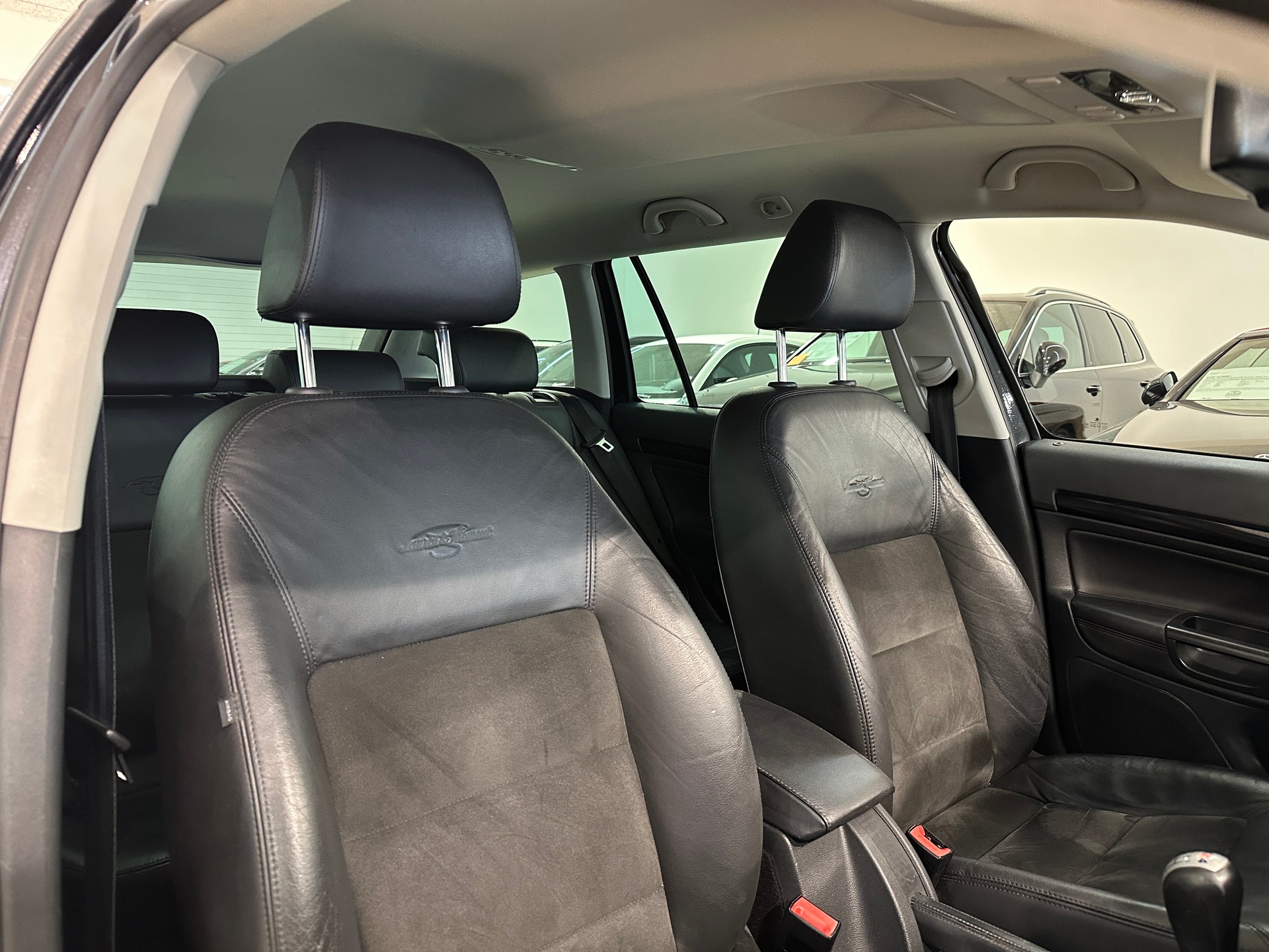 SKODA Octavia Combi 1.8 TSI Laurin & Klement 4x4-image-13