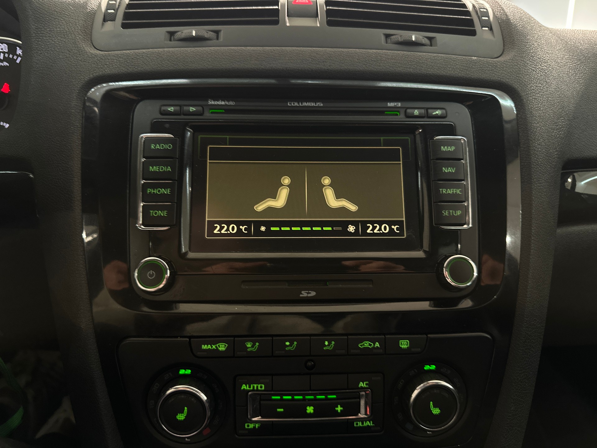 SKODA Octavia Combi 1.8 TSI Laurin & Klement 4x4-image-20