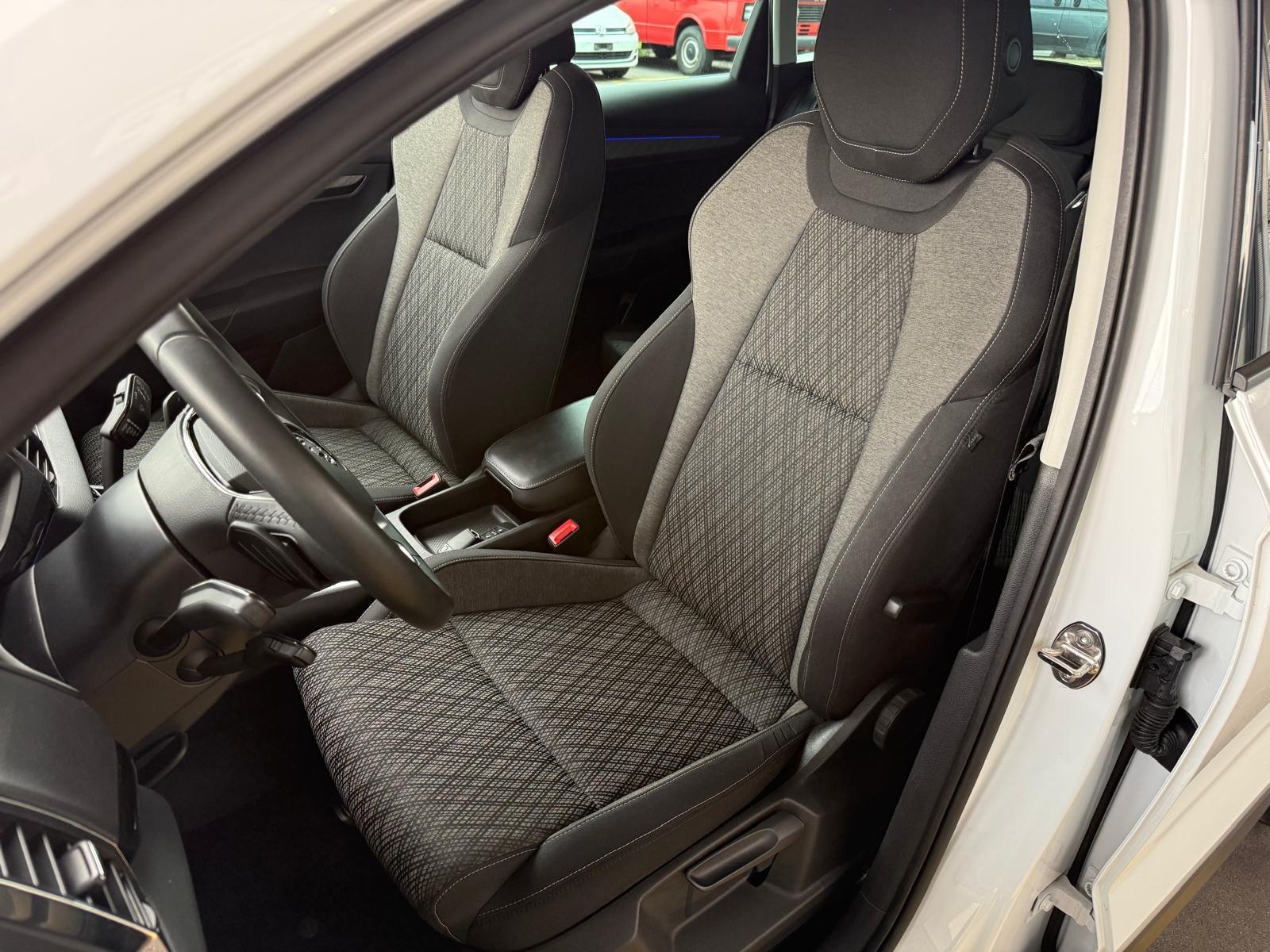 SKODA Karoq 2.0 TDI Style 4x4 DSG-image-13