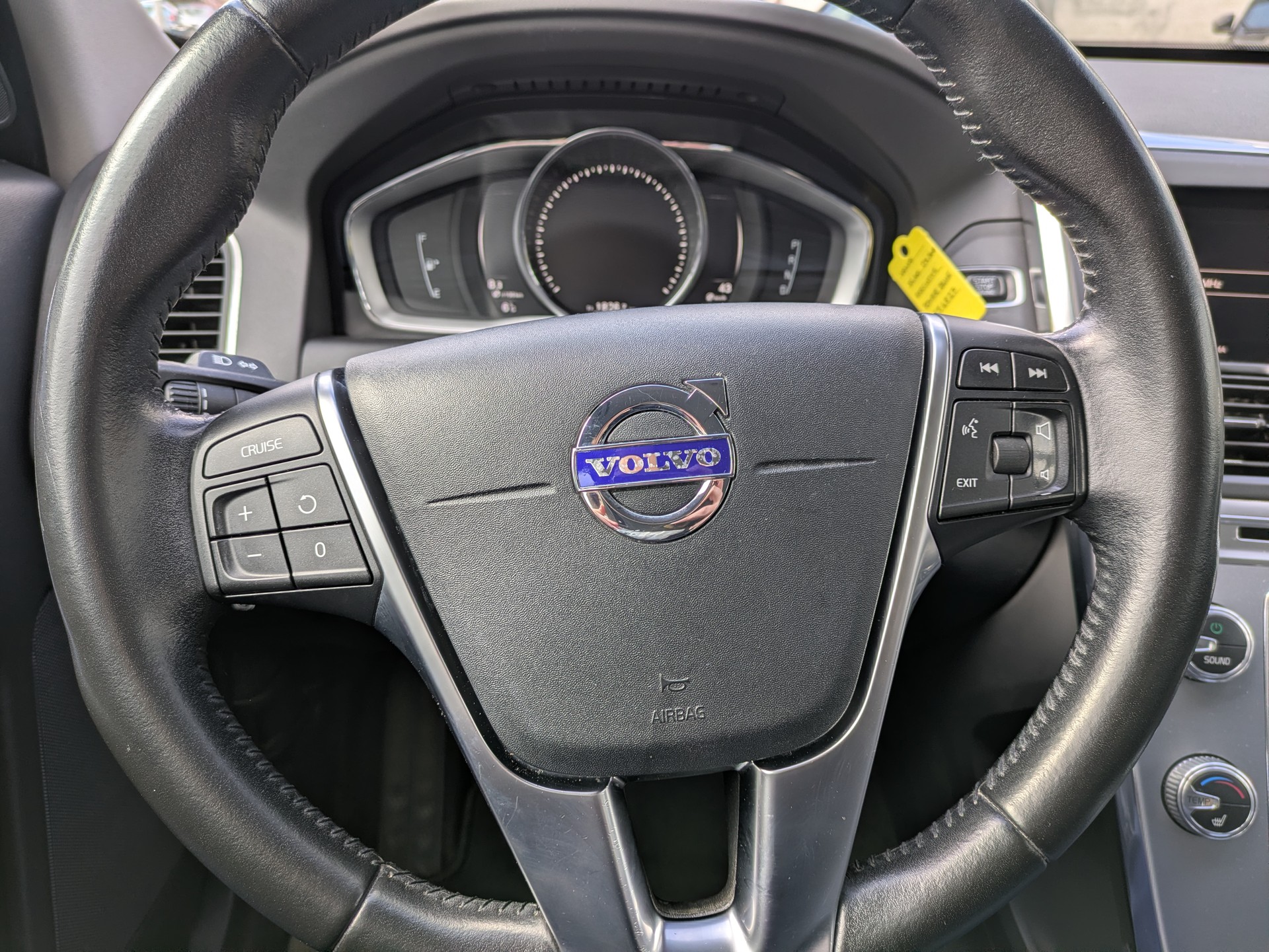 VOLVO XC60 2.4 D4 Summum AWD S/S-image-12