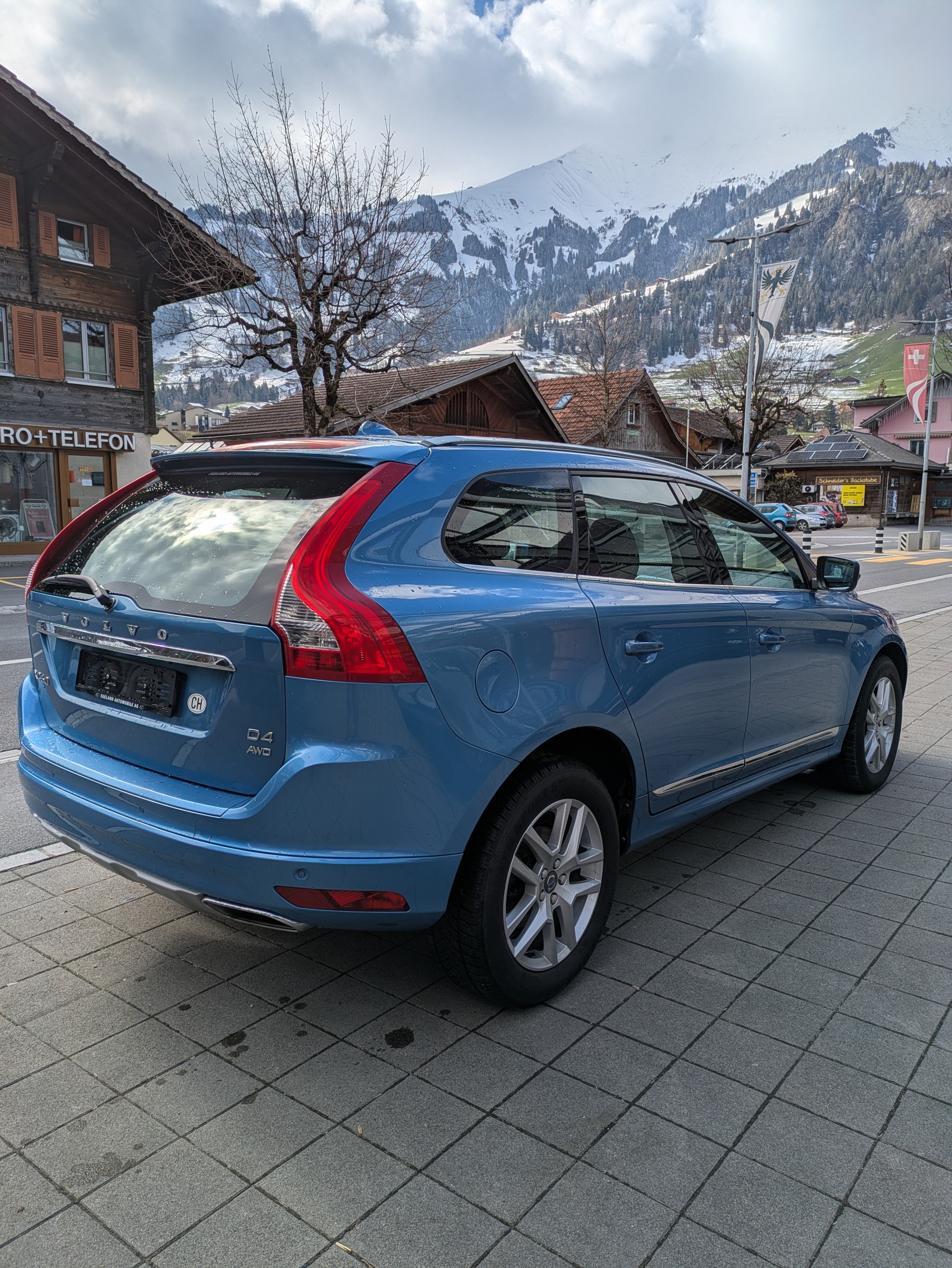 VOLVO XC60 2.4 D4 Summum AWD S/S-image-6