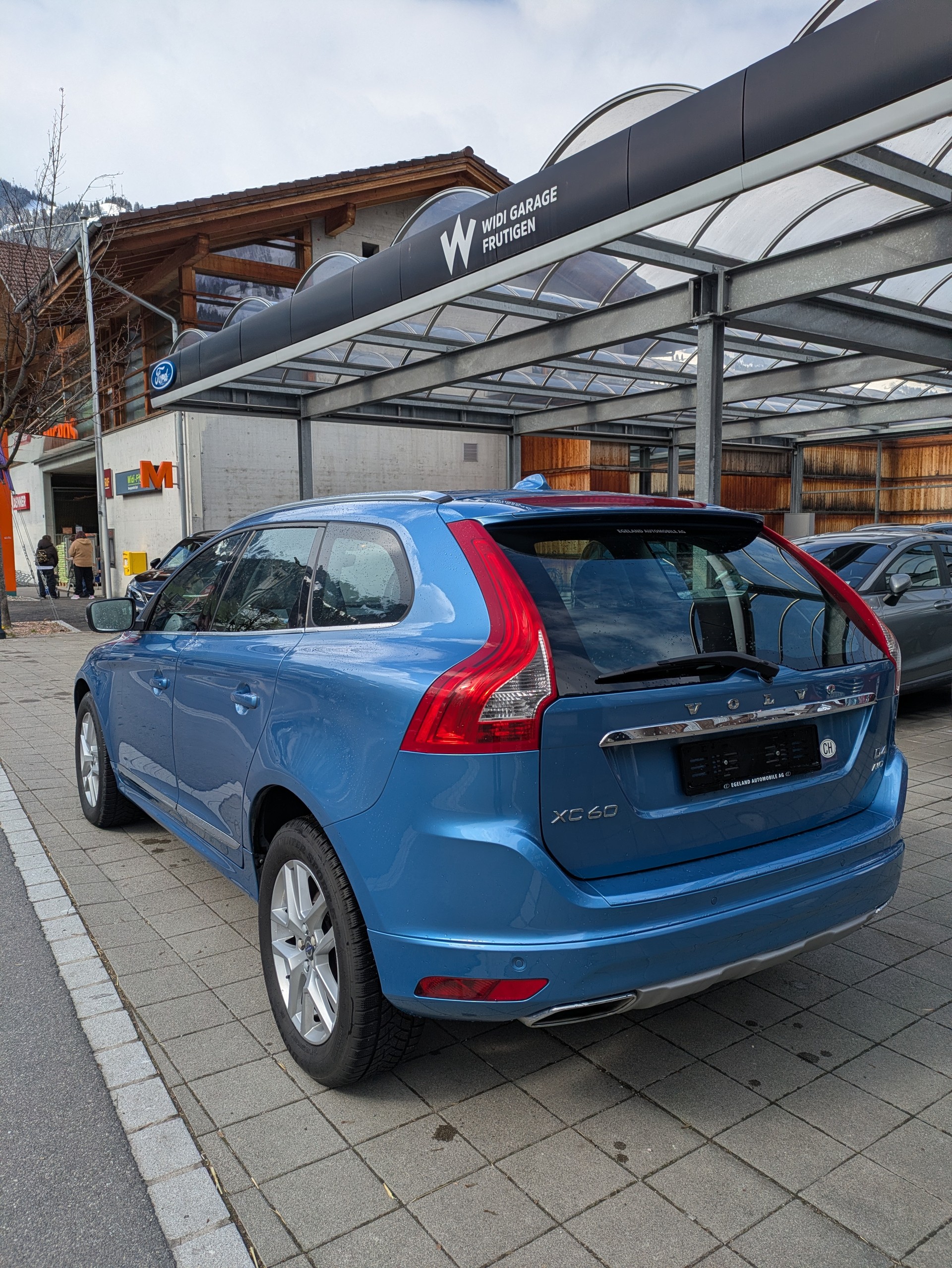 VOLVO XC60 2.4 D4 Summum AWD S/S-showroom-element-3