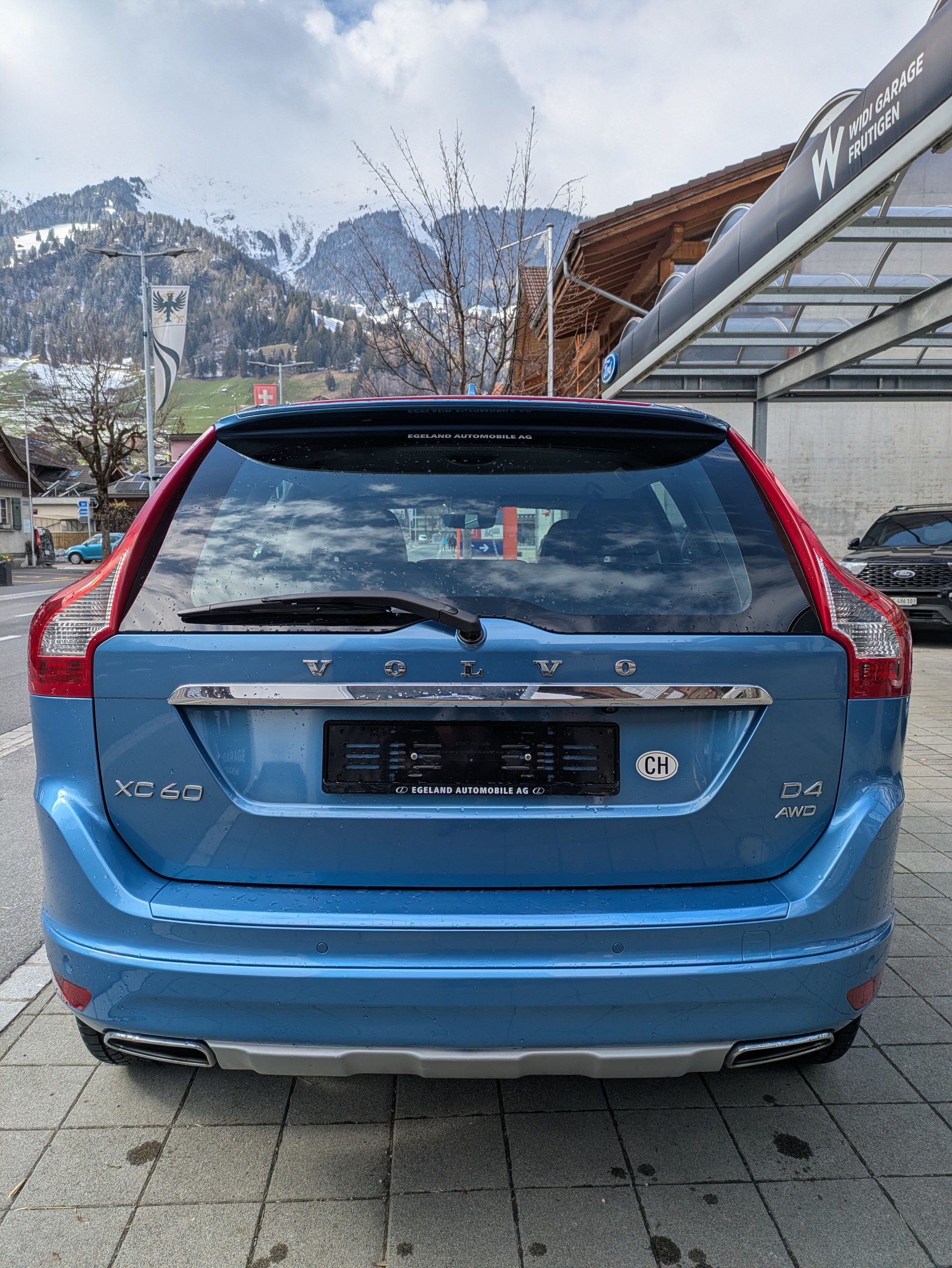 VOLVO XC60 2.4 D4 Summum AWD S/S-image-4