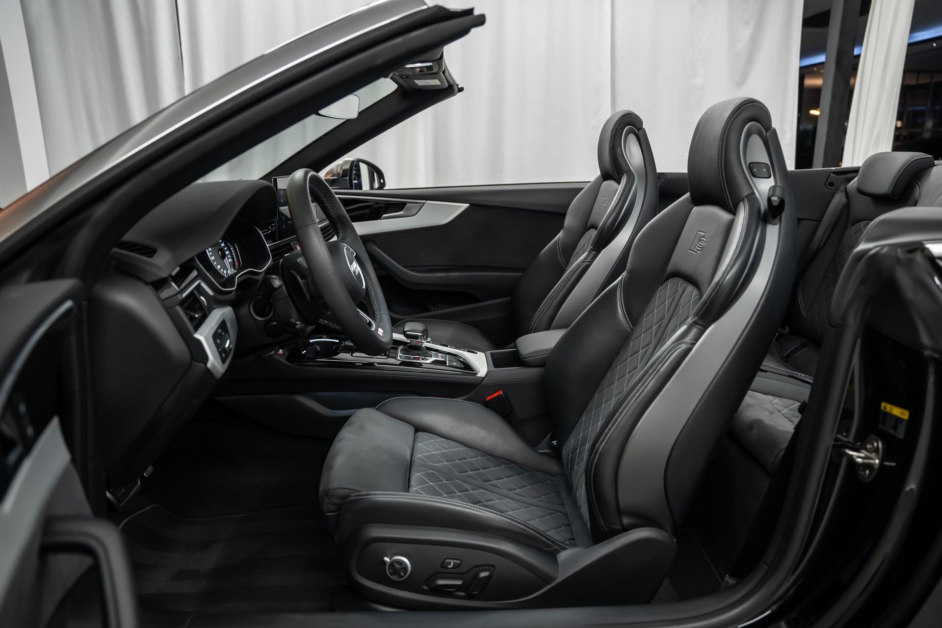 AUDI S5 Cabriolet 3.0 TFSI quattro tiptronic *Facelift*Matrix*Massage*Fahrassist*20"*-image-11