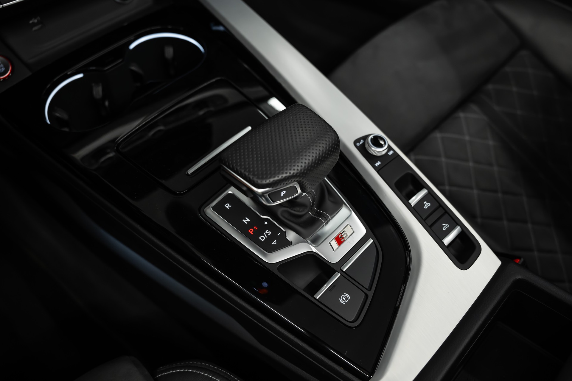 AUDI S5 Cabriolet 3.0 TFSI quattro tiptronic *Facelift*Matrix*Massage*Fahrassist*20"*-image-23