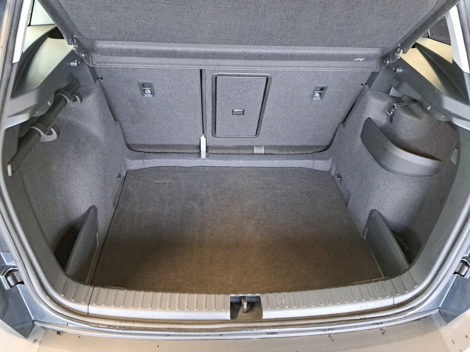 SKODA Karoq 1.5 TSI Ambition DSG-image-16