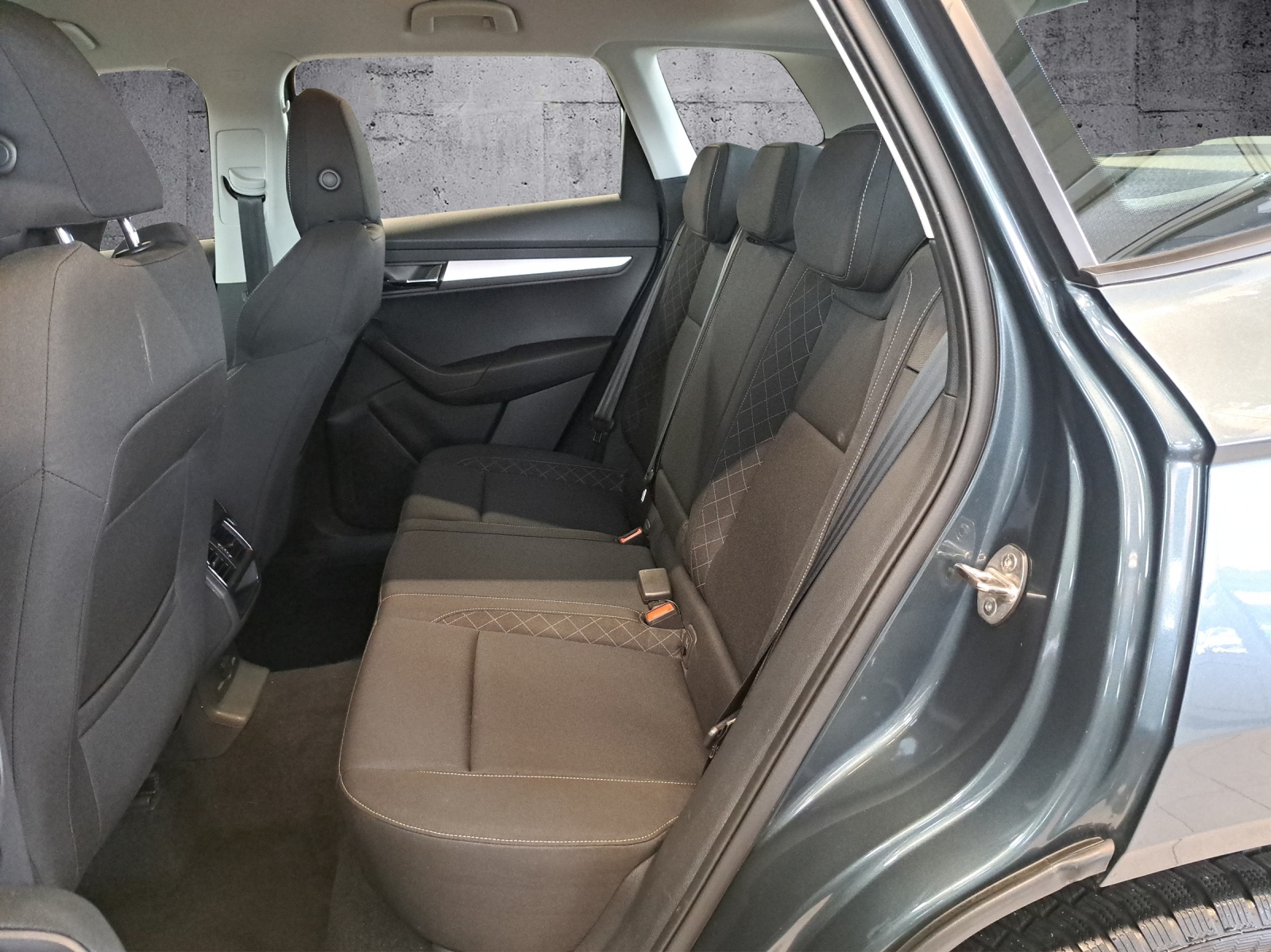 SKODA Karoq 1.5 TSI Ambition DSG-image-15