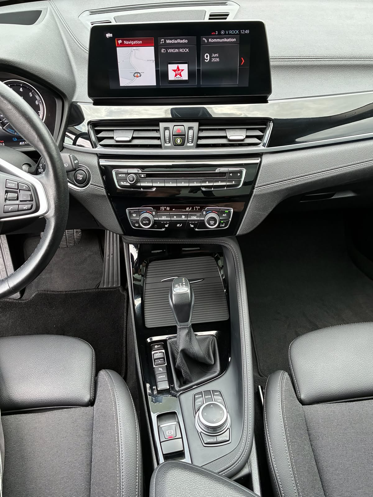BMW X1 xDrive 25e Sport Line Steptronic-image-16