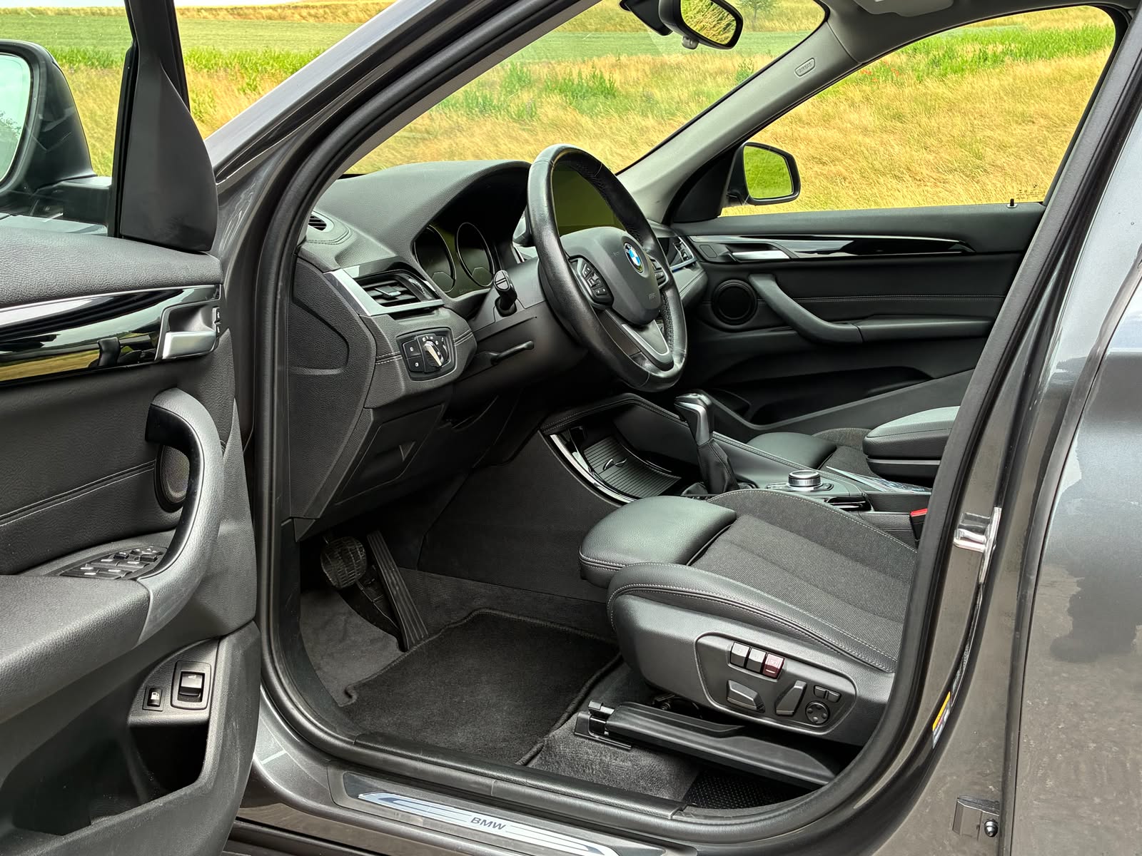 BMW X1 xDrive 25e Sport Line Steptronic-image-10