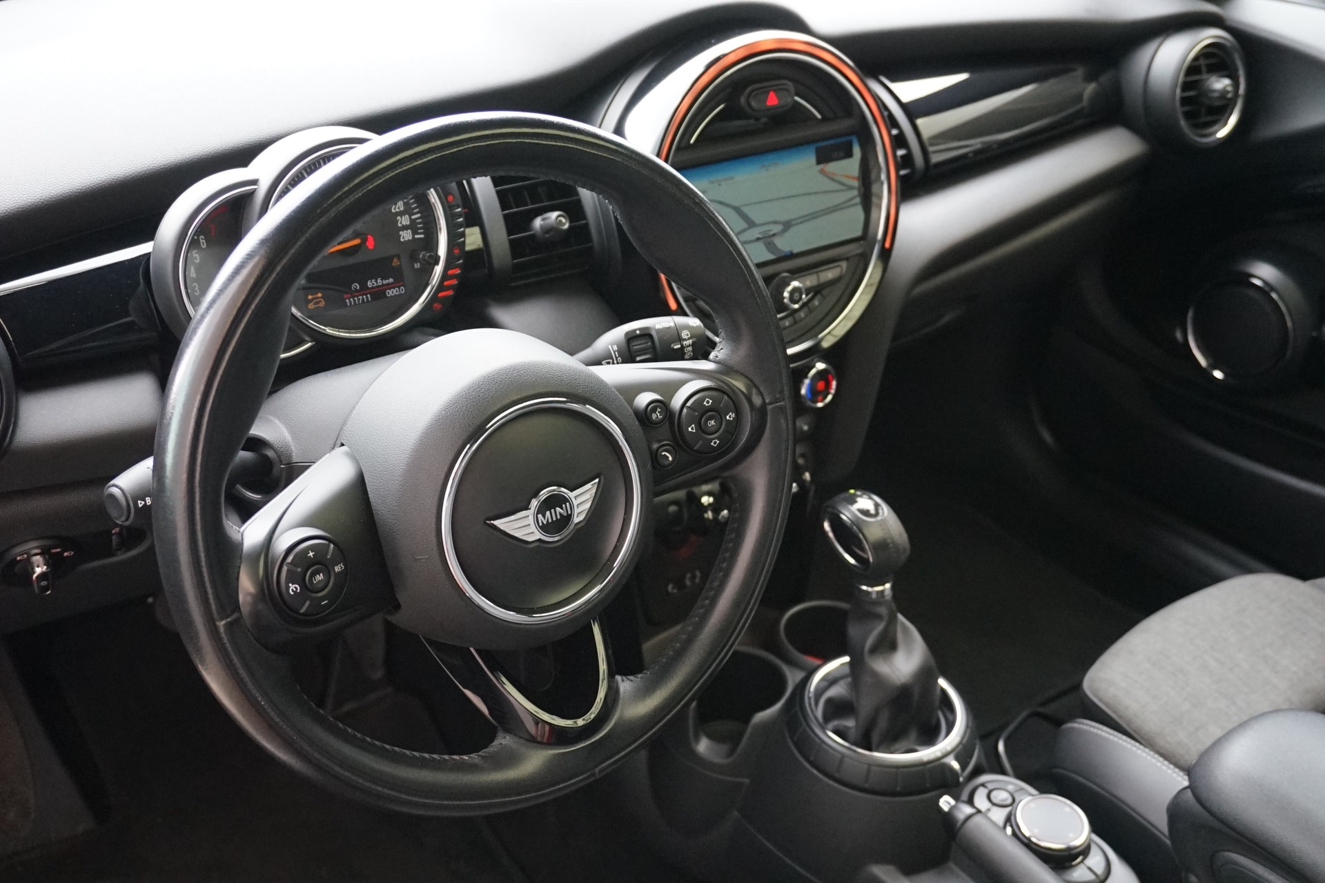 MINI Cooper S 2,0 t. 192PS Automat-image-17