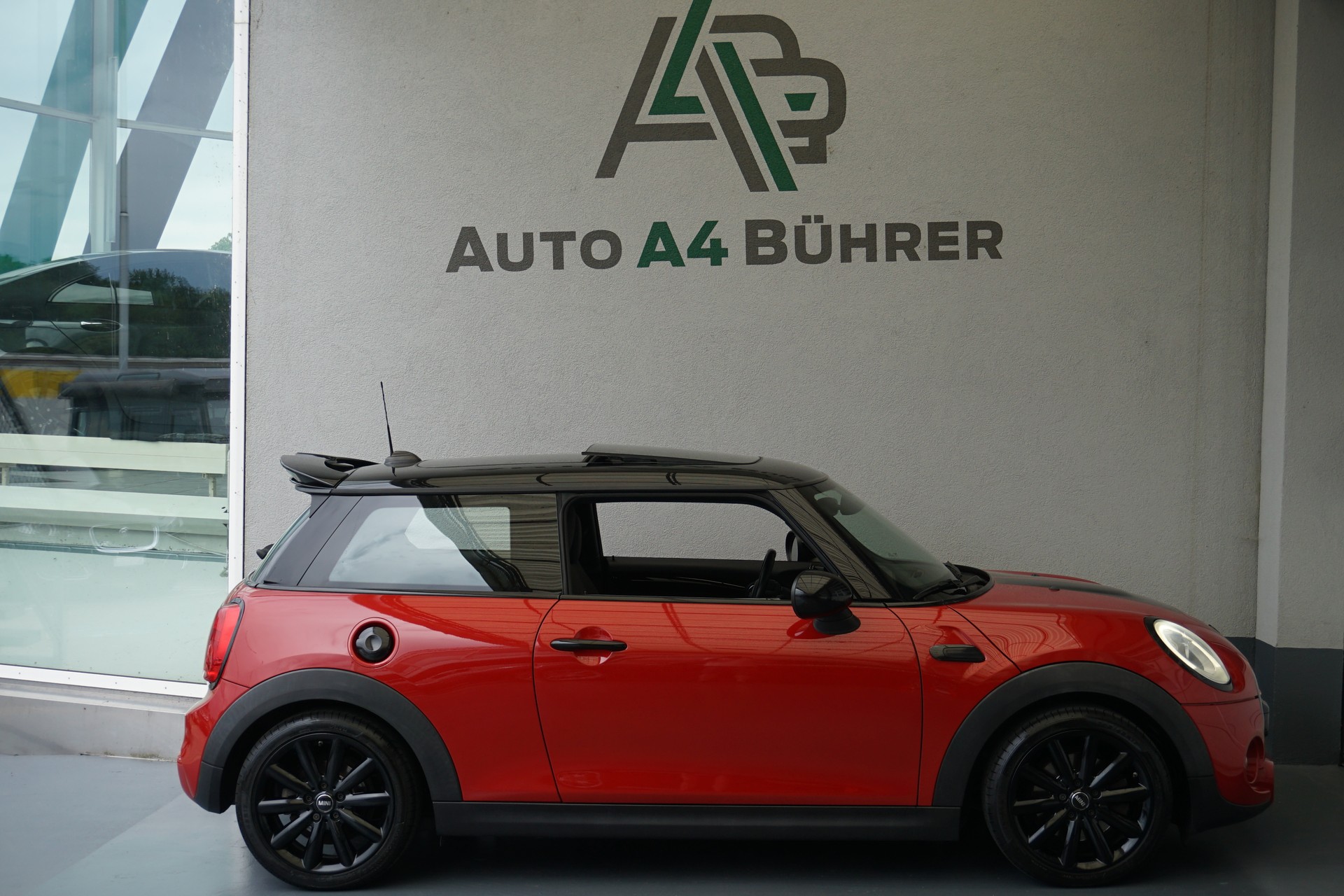 MINI Cooper S 2,0 t. 192PS Automat-image-4