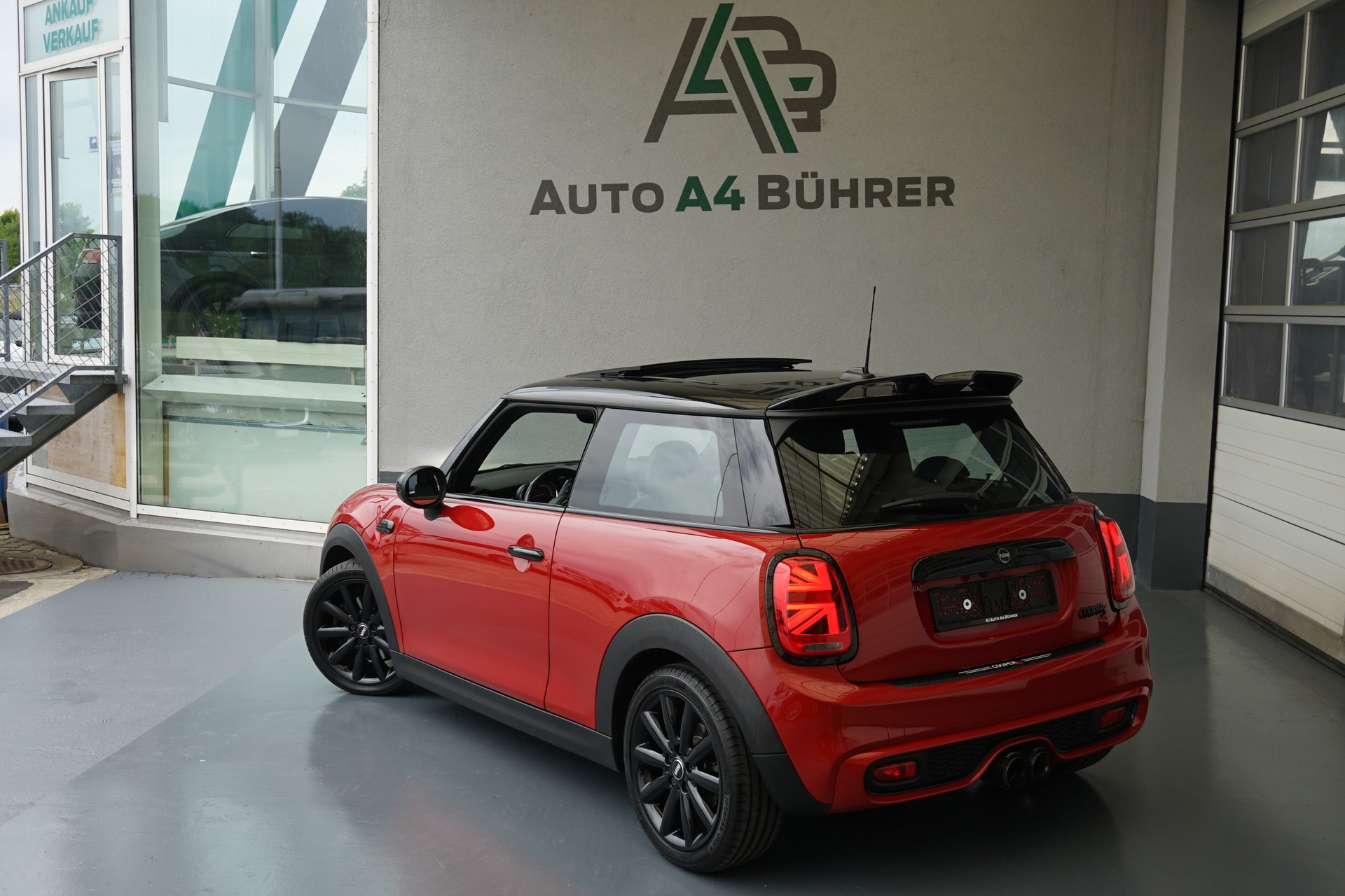 MINI Cooper S 2,0 t. 192PS Automat-image-5