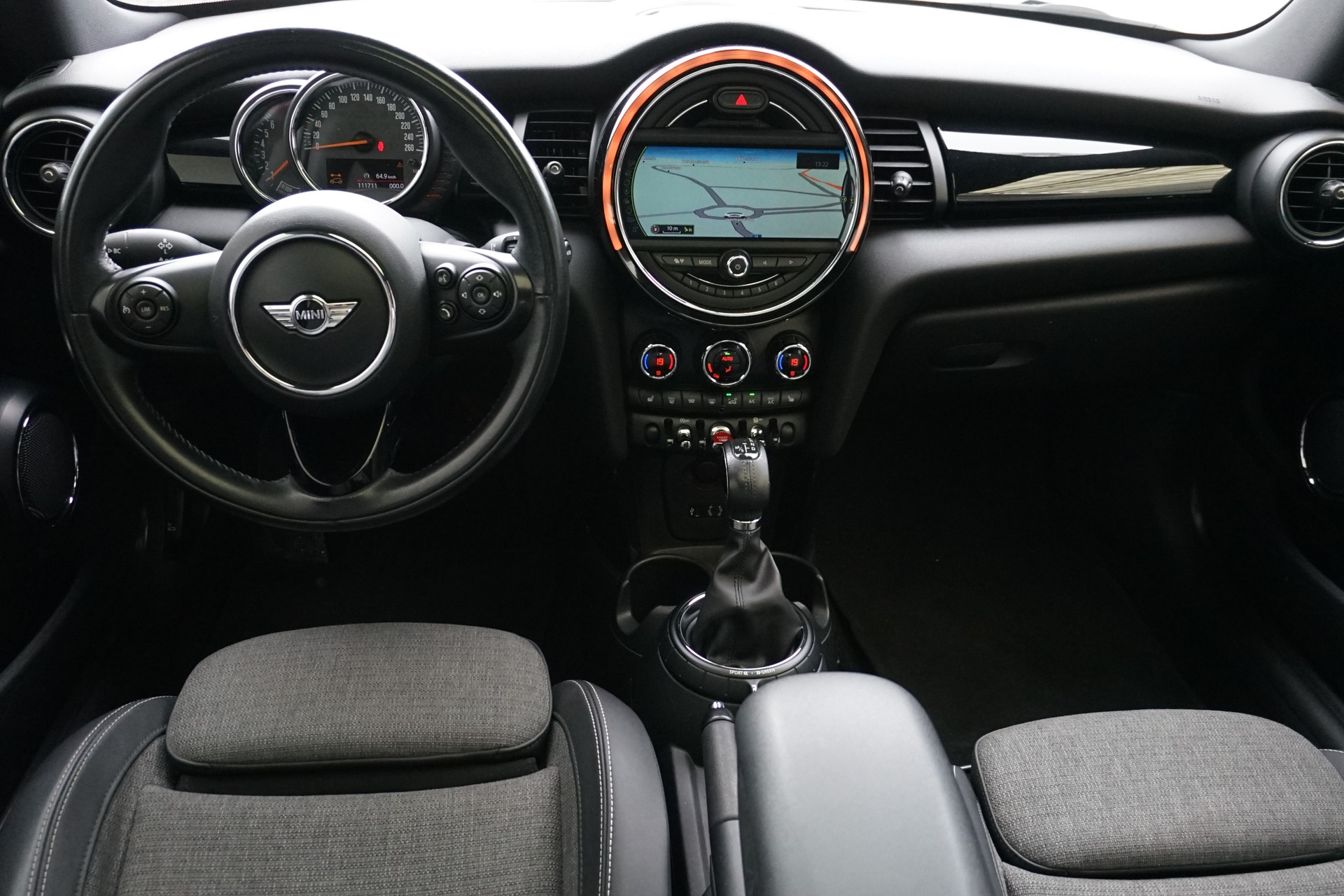 MINI Cooper S 2,0 t. 192PS Automat-image-12