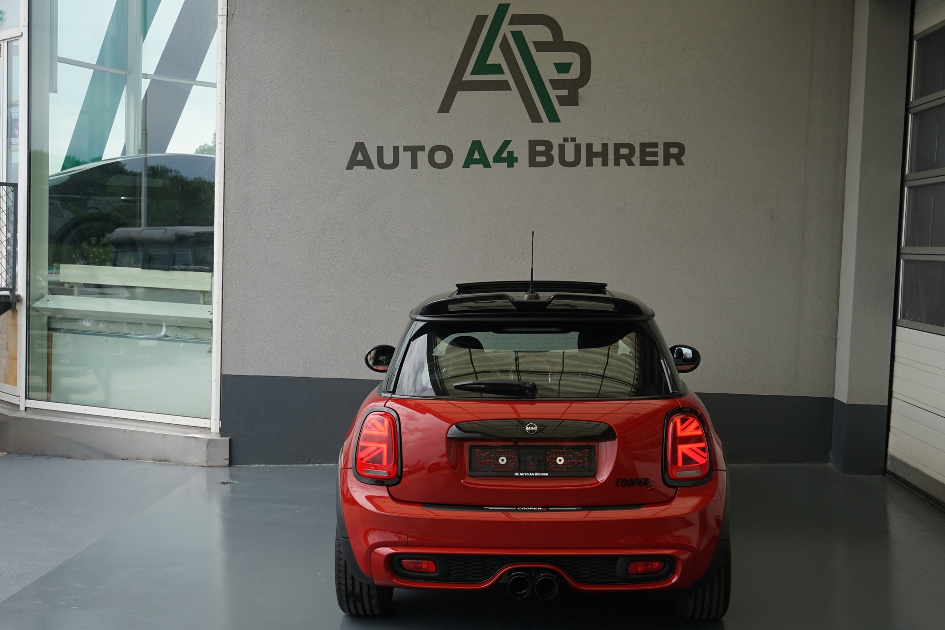 MINI Cooper S 2,0 t. 192PS Automat-image-9