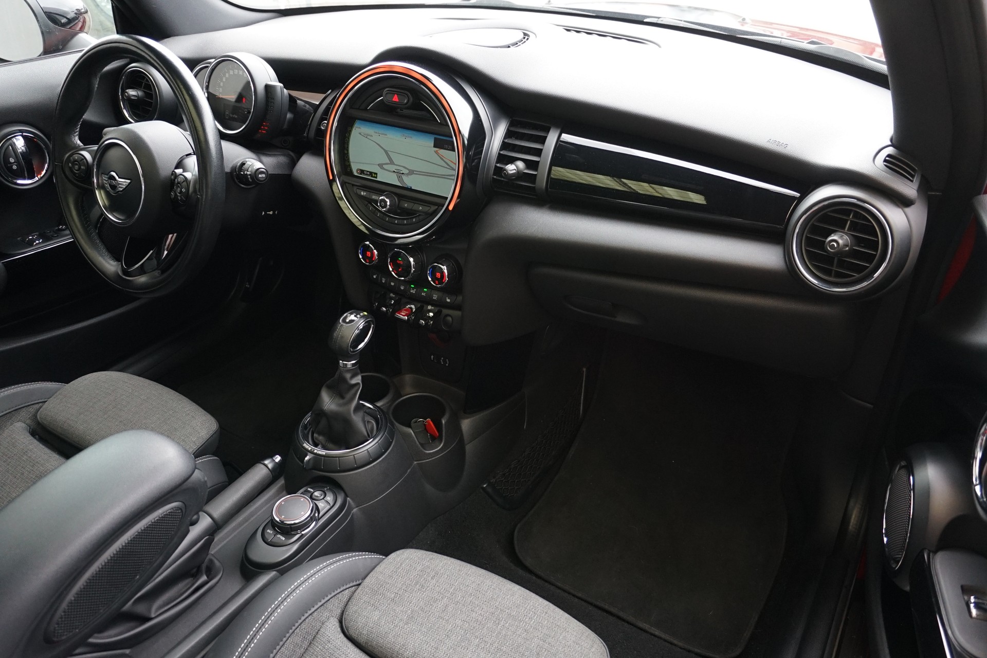MINI Cooper S 2,0 t. 192PS Automat-image-16