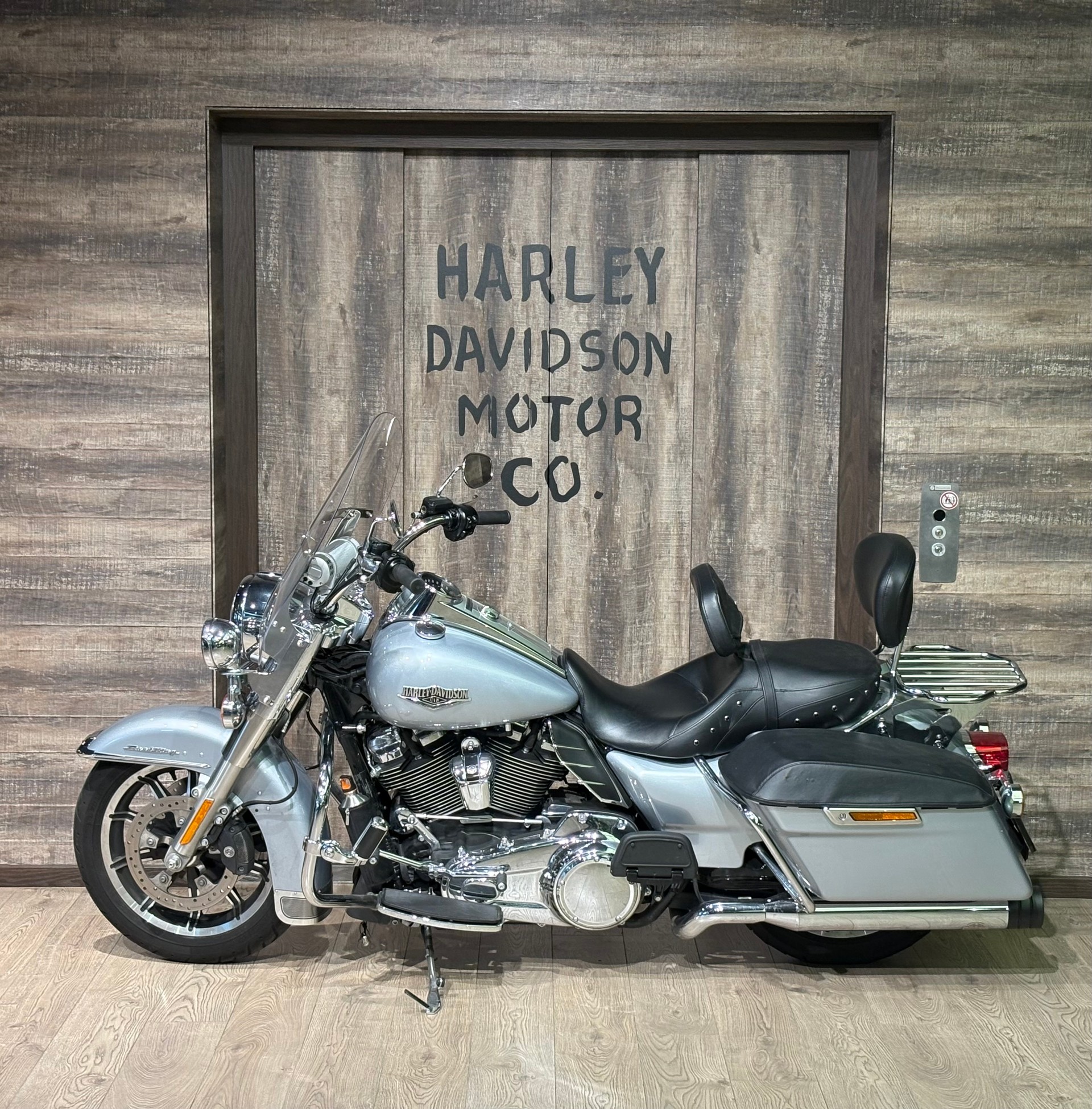 HARLEY-DAVIDSON FLHR Road King 107 ABS-image-3