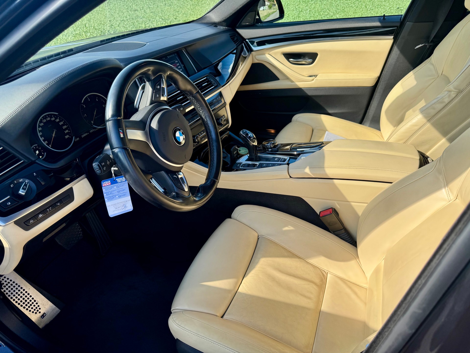 BMW M 550d xDrive-image-11