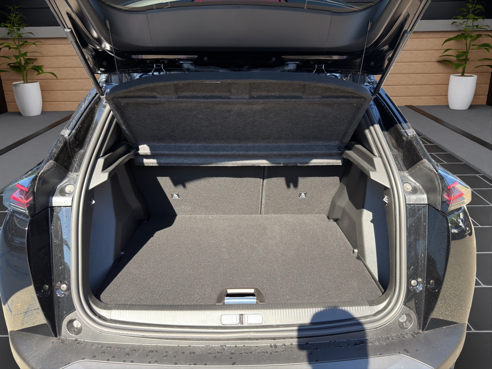 PEUGEOT 2008 NEW 1.2 Hybrid 145 GT-image-8