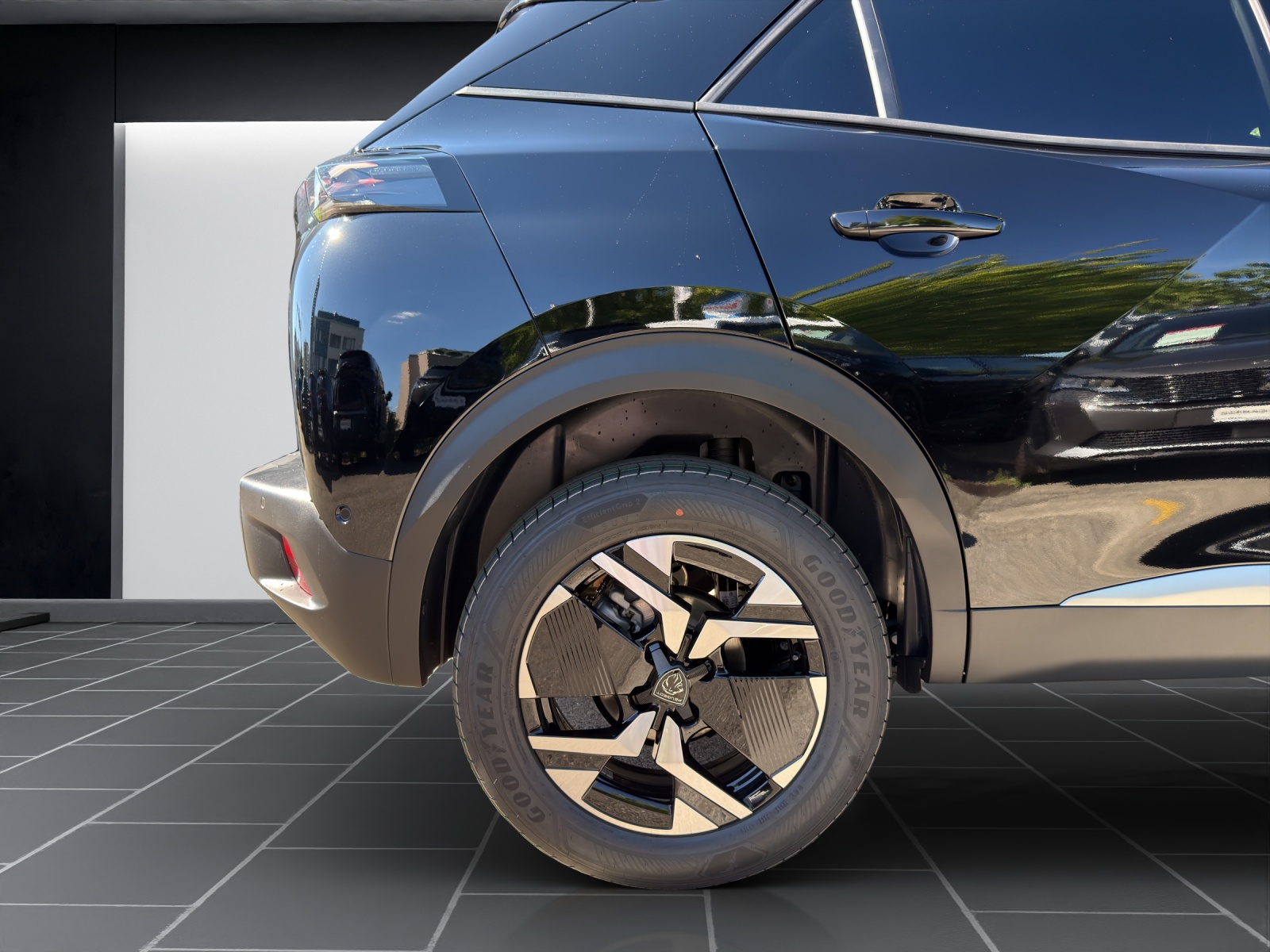 PEUGEOT 2008 NEW 1.2 Hybrid 145 GT-image-9