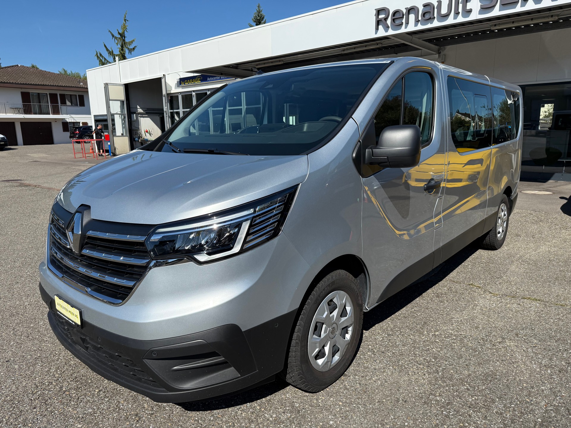 RENAULT Trafic Blue dCi 150 Grand Passenger Evolution EDC-showroom-element-1