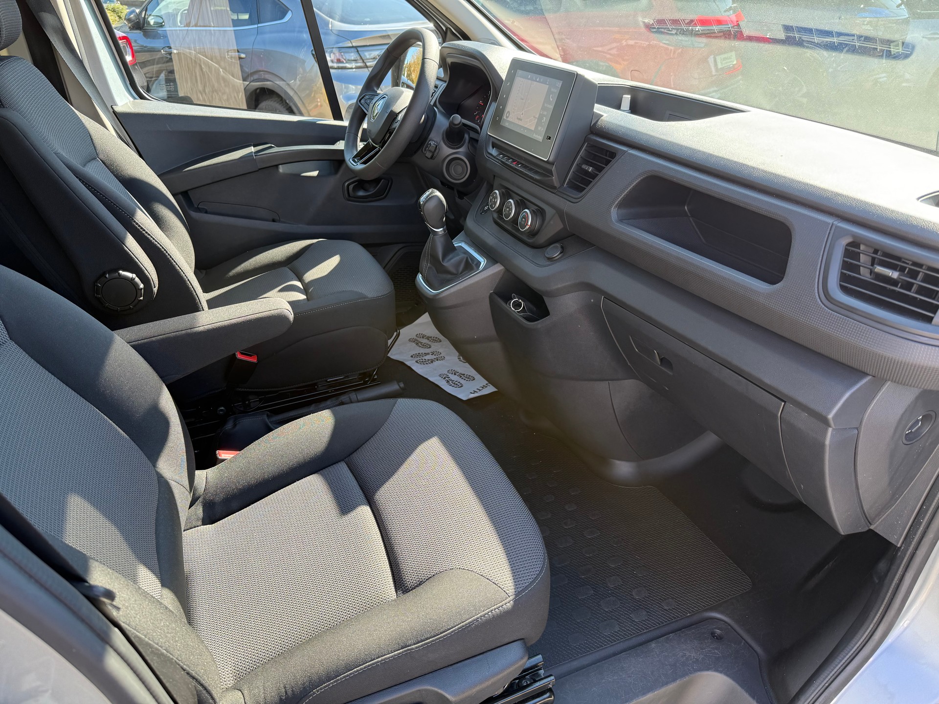 RENAULT Trafic Blue dCi 150 Grand Passenger Evolution EDC-image-9
