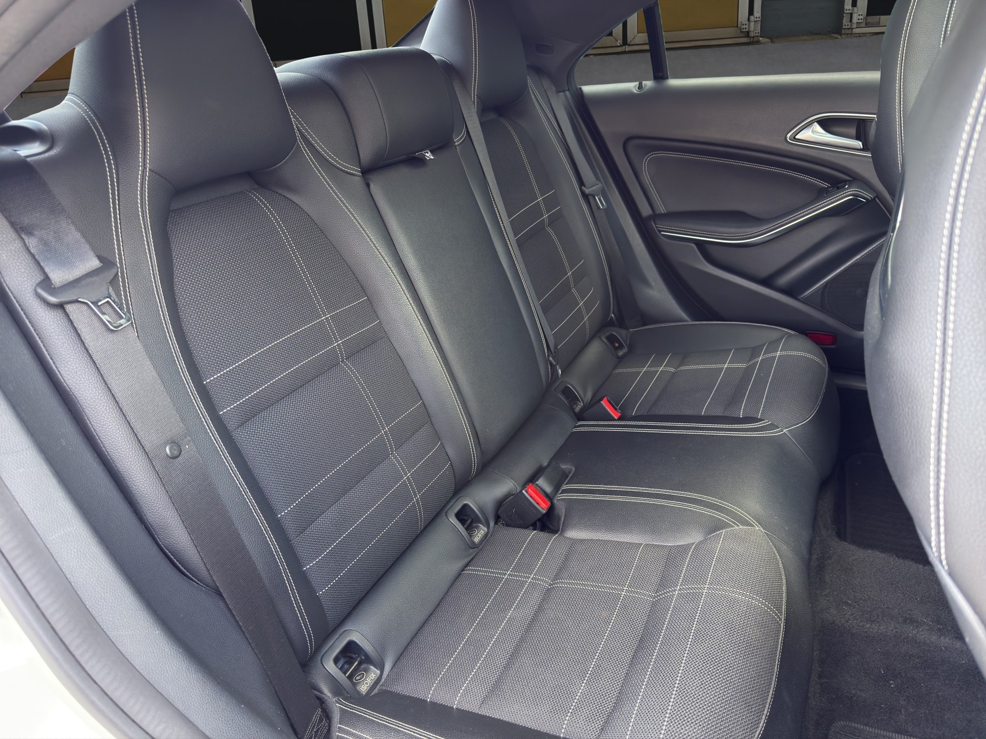 MERCEDES-BENZ CLA 200 Night Star-image-13