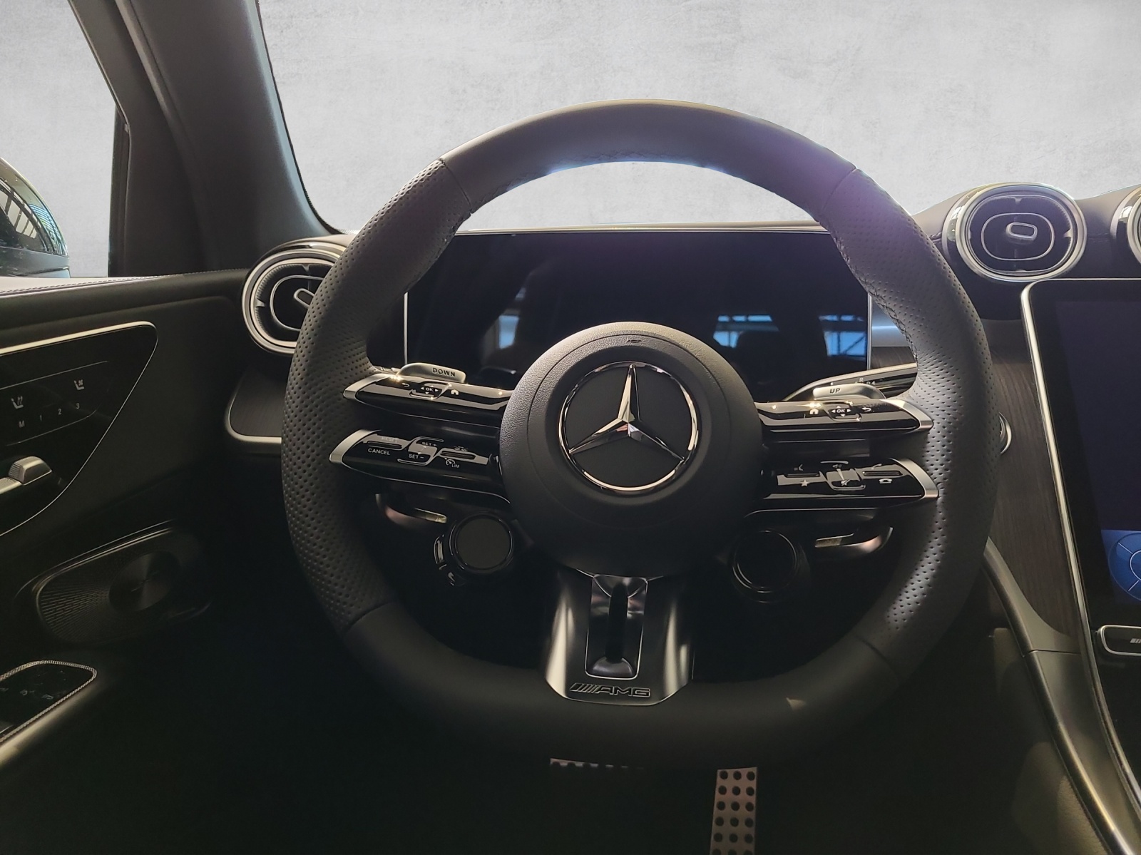 MERCEDES-BENZ GLC 53 AMG 4Matic+ 9G-Tronic-image-11
