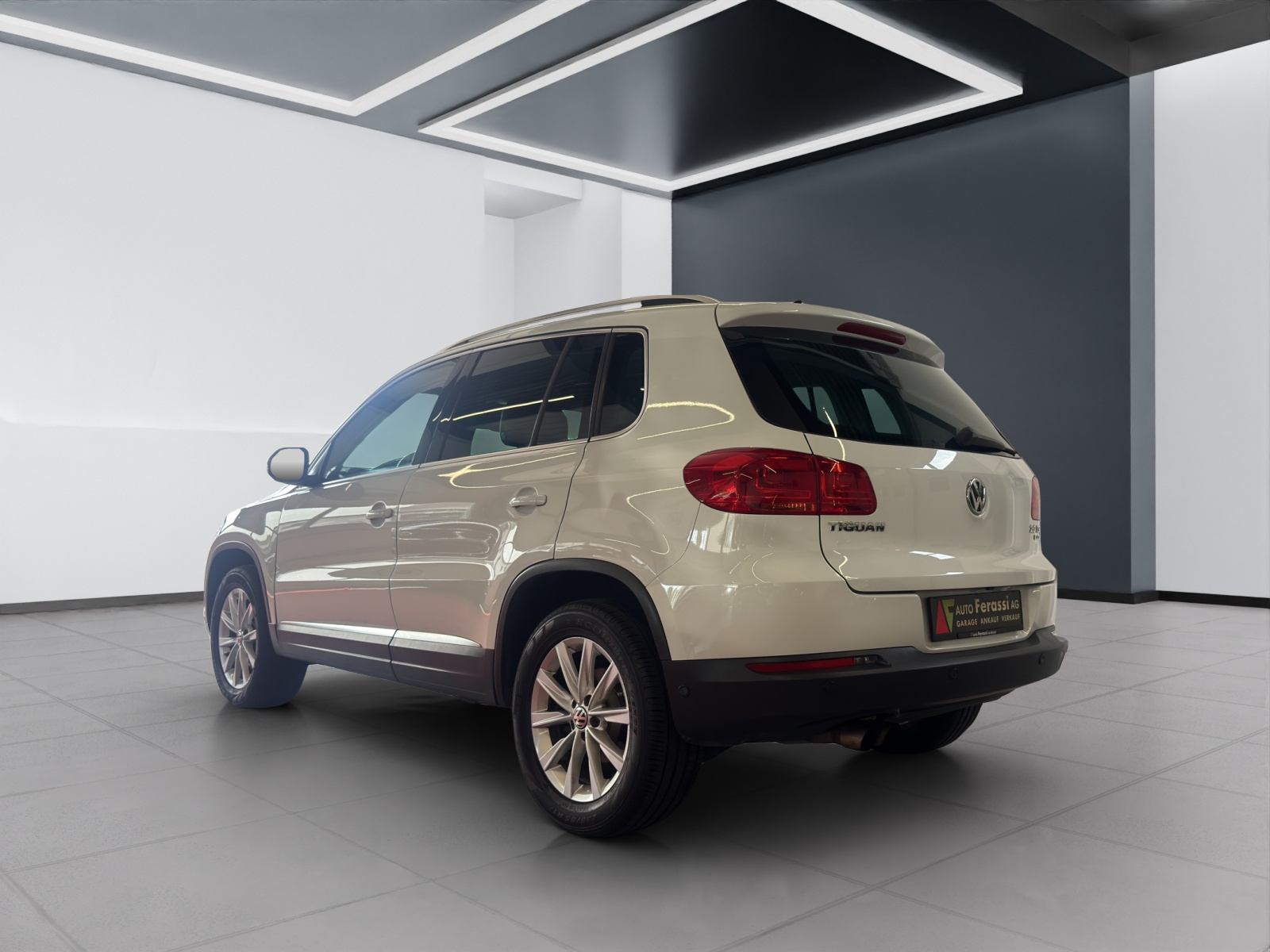 VW Tiguan 2.0 TSI Sport&Style 4Motion DSG-showroom-element-3