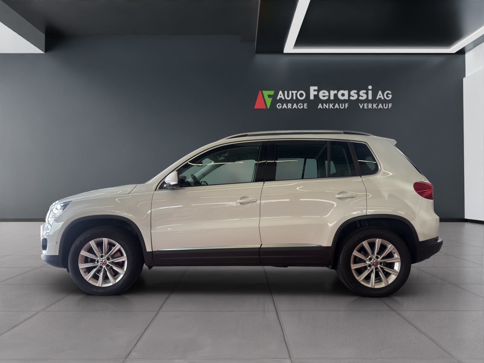 VW Tiguan 2.0 TSI Sport&Style 4Motion DSG-showroom-element-1