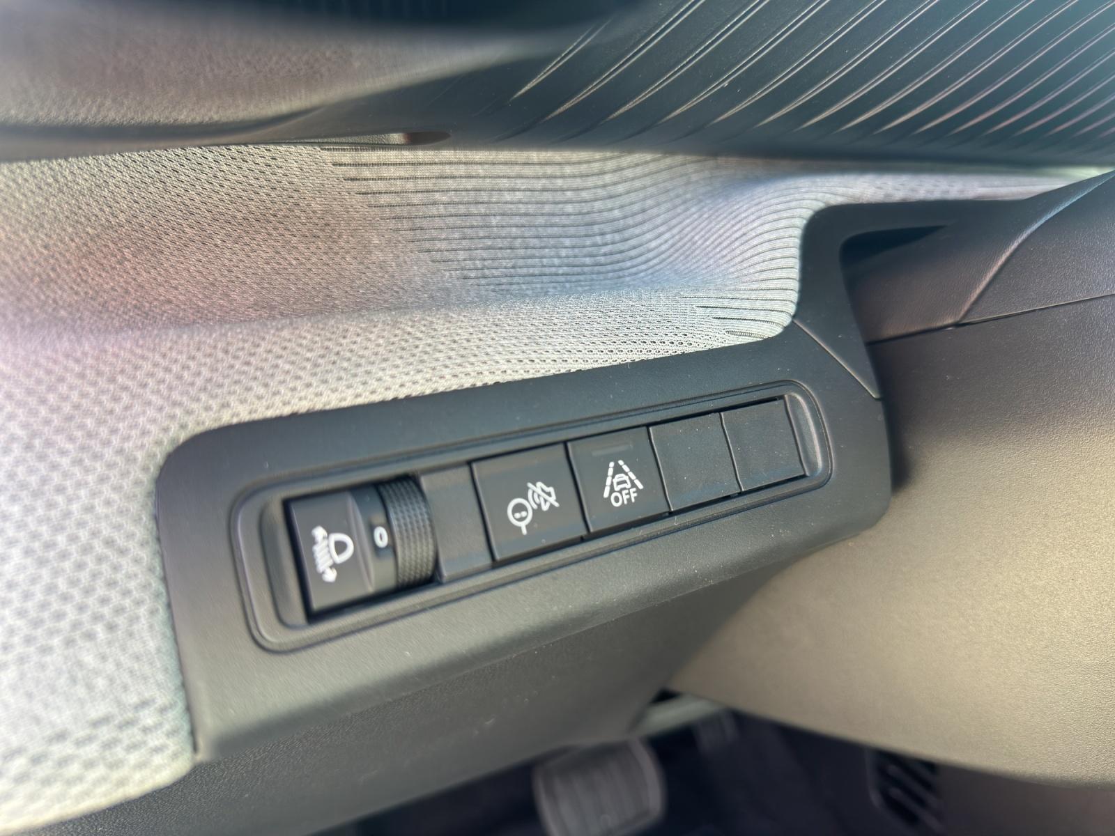 CITROEN C3 1.2 Hybrid 110 Max-image-11