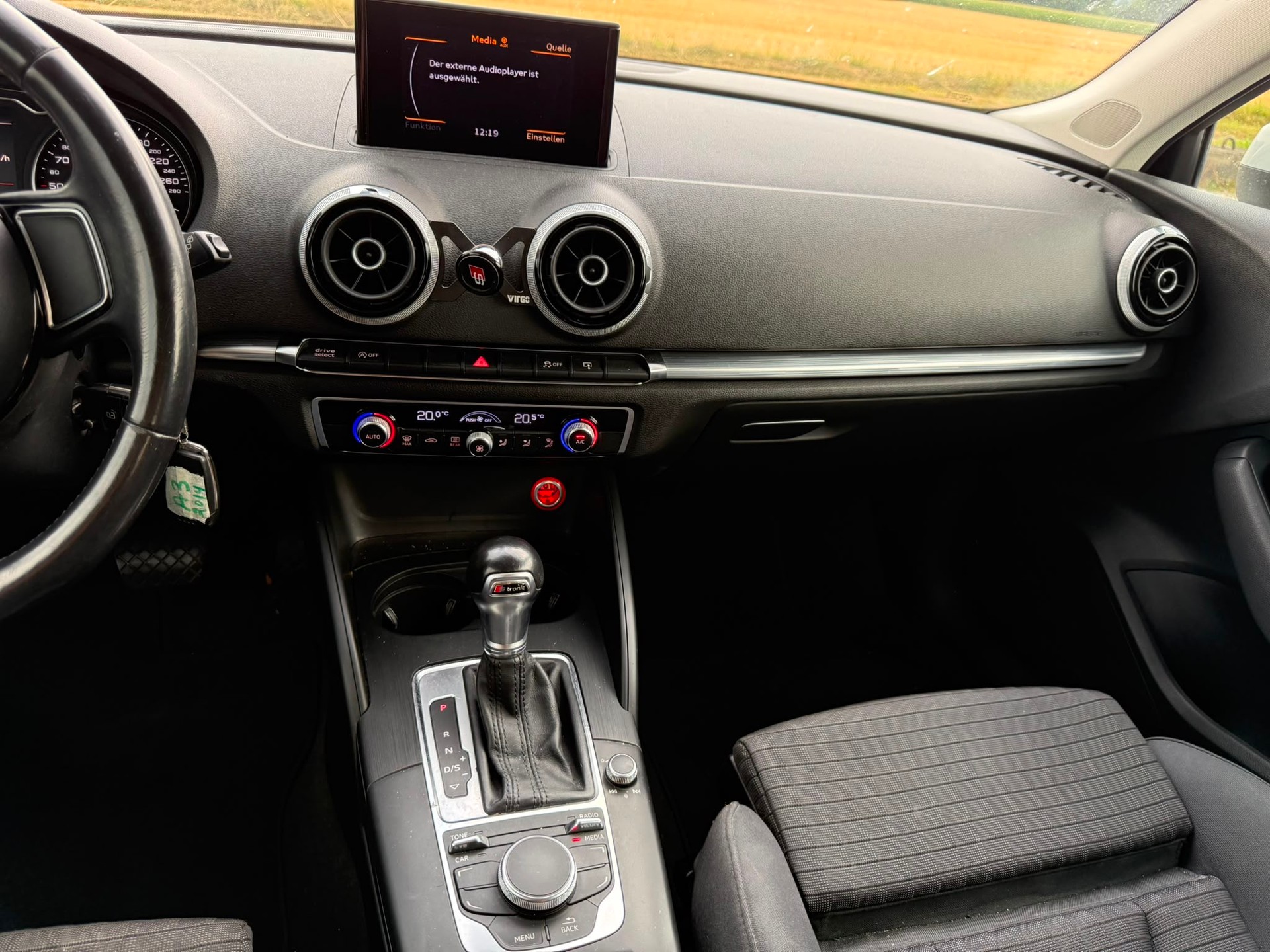 AUDI A3 1.4 TFSI Attraction S-tronic-image-7