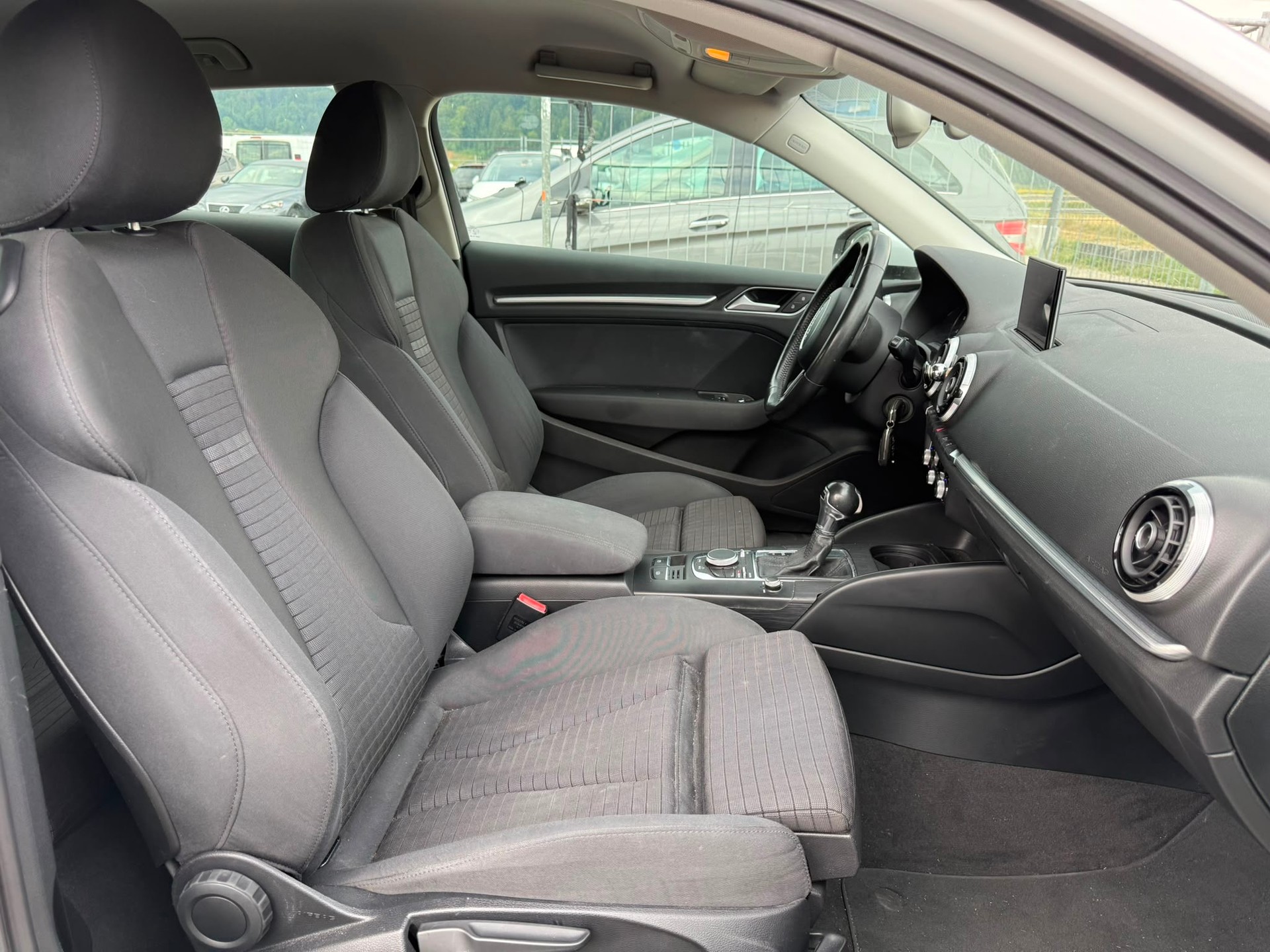 AUDI A3 1.4 TFSI Attraction S-tronic-image-9