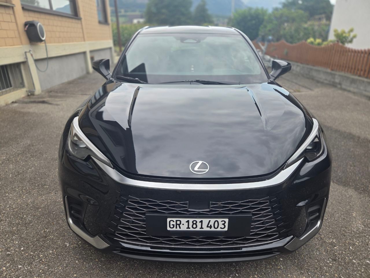 LEXUS 1.5 LBX Hybrid Elegant