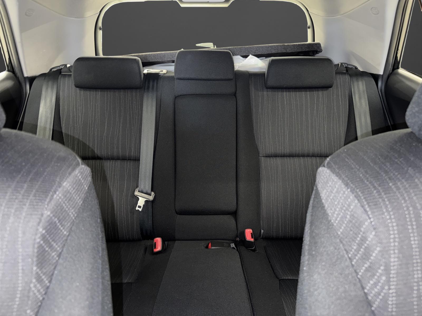 TOYOTA Auris 1.6 Style-image-9