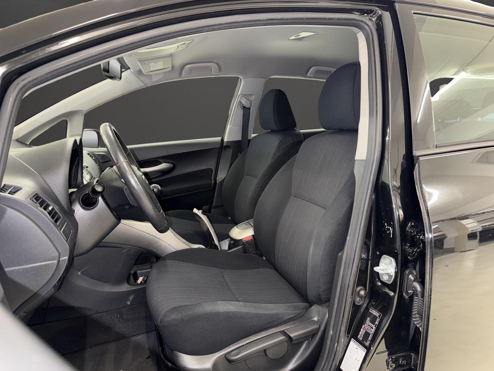 TOYOTA Auris 1.6 Style-image-6