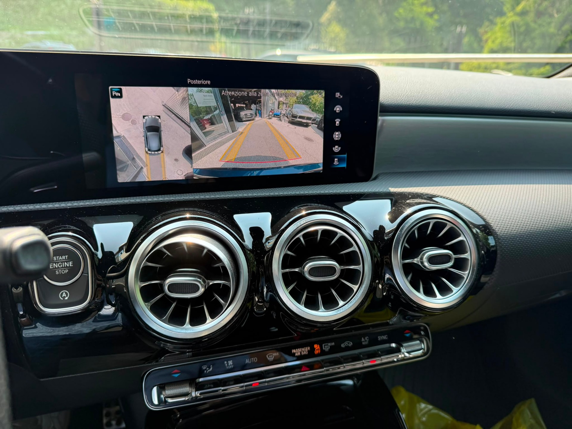 MERCEDES-BENZ A 35 AMG 4Matic Speedshift-image-12
