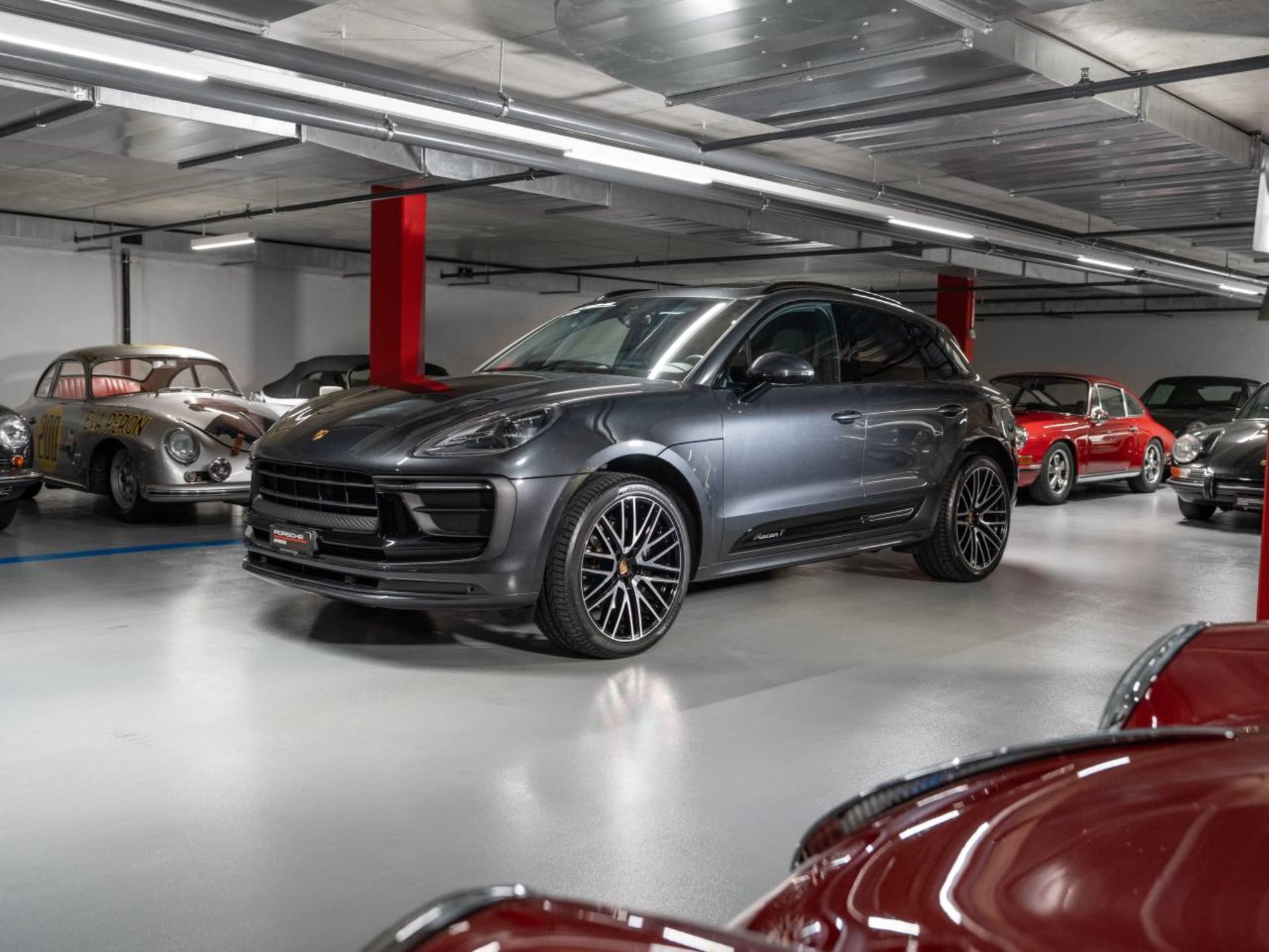 PORSCHE Macan T