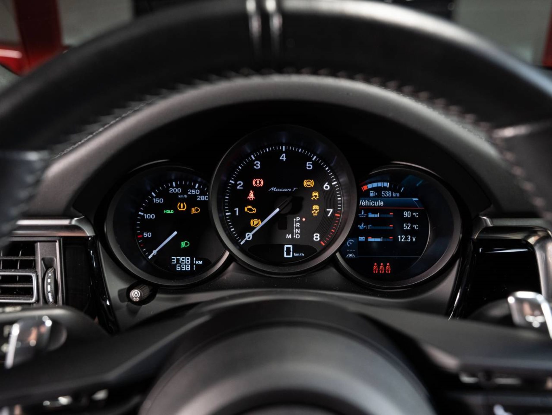 PORSCHE Macan T-image-12
