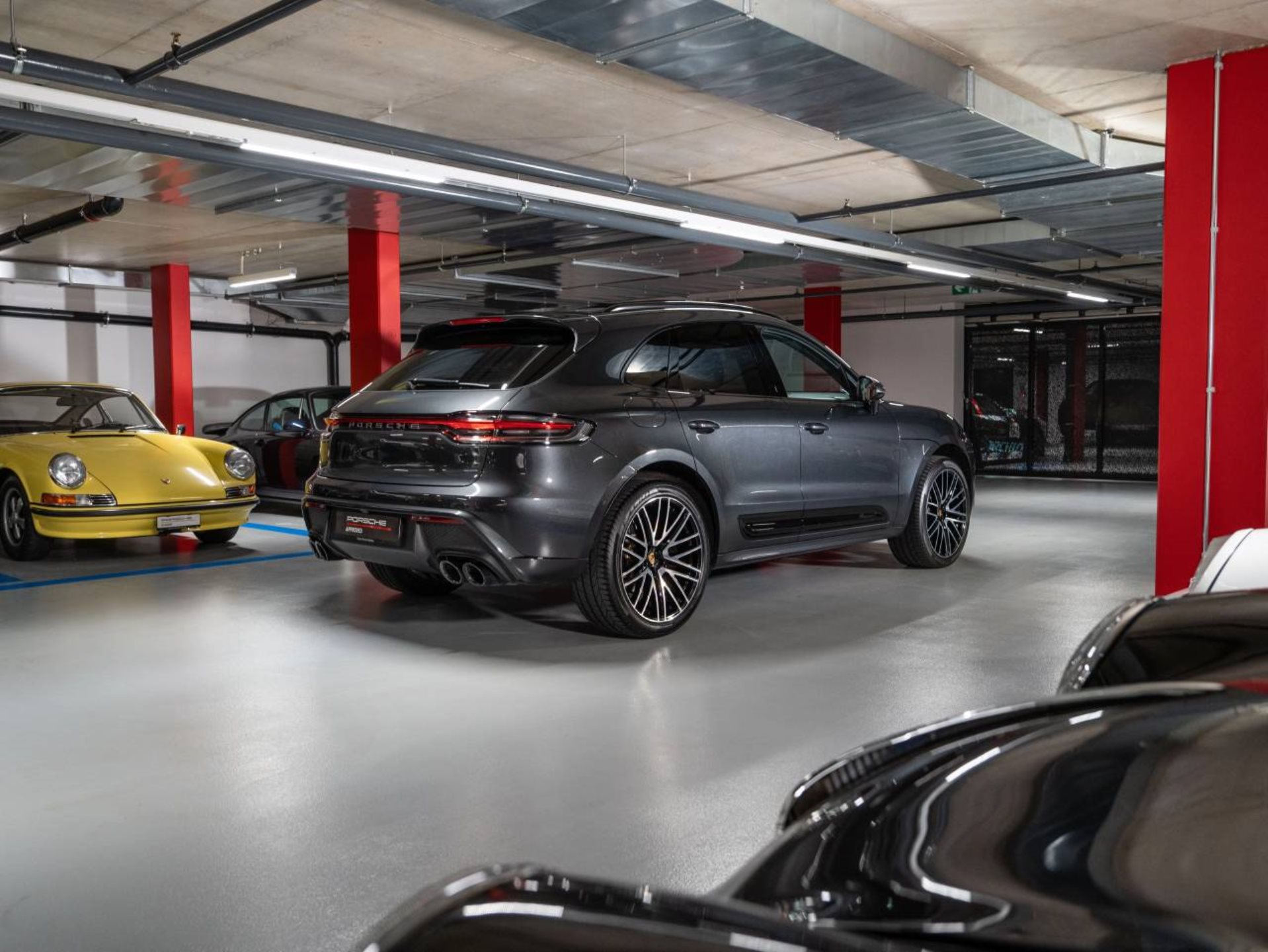 PORSCHE Macan T-image-5
