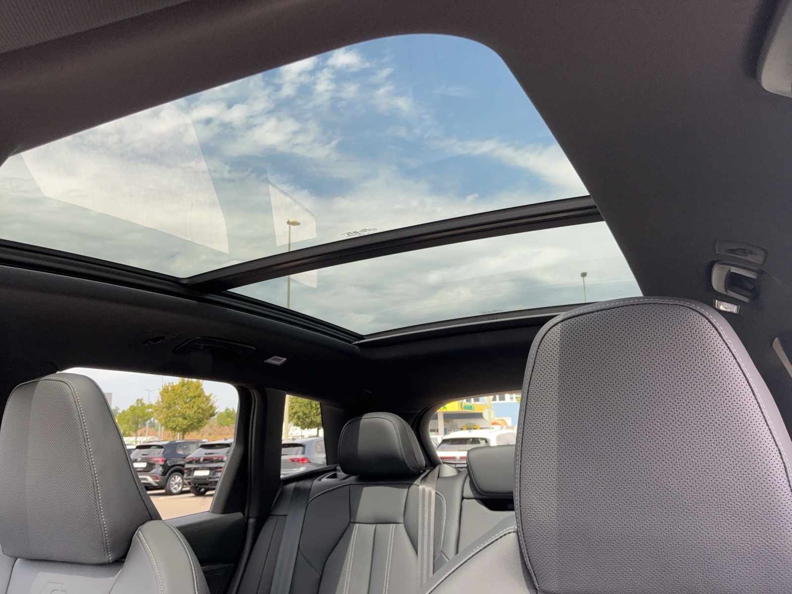 AUDI Q6 e-tron quattro-image-14