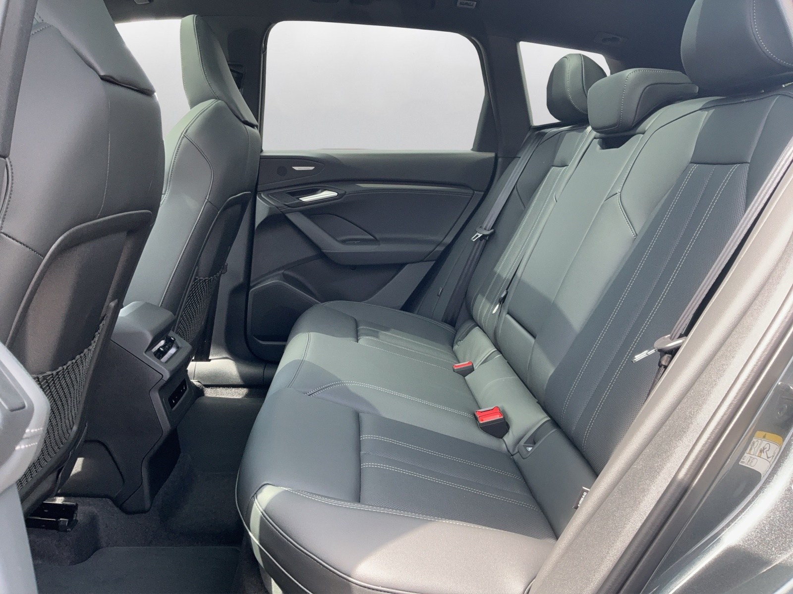 AUDI Q6 e-tron quattro-image-10