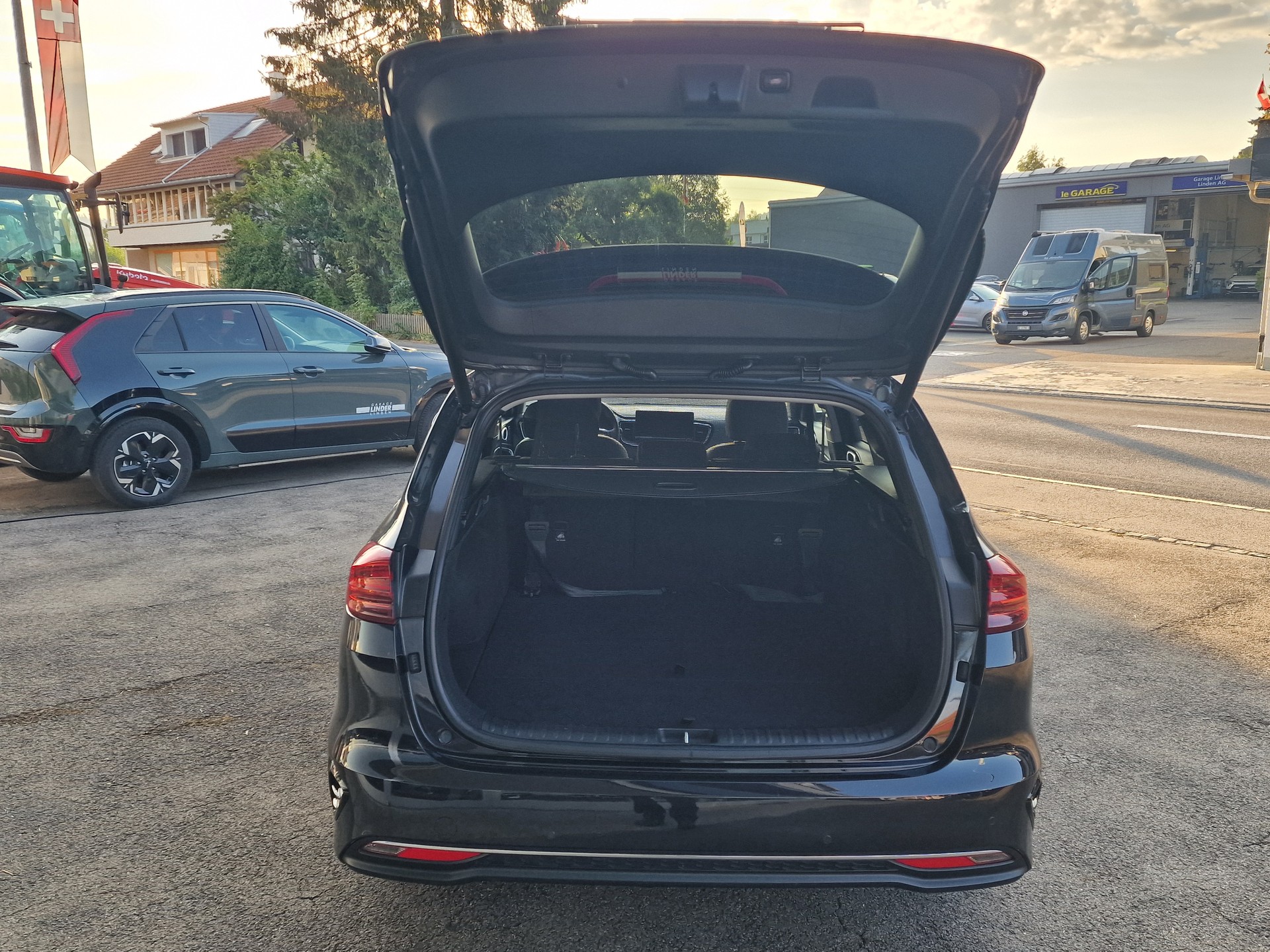 KIA Ceed Sportswagon 1.5 T-GDi MHEV Style DCT-showroom-element-3