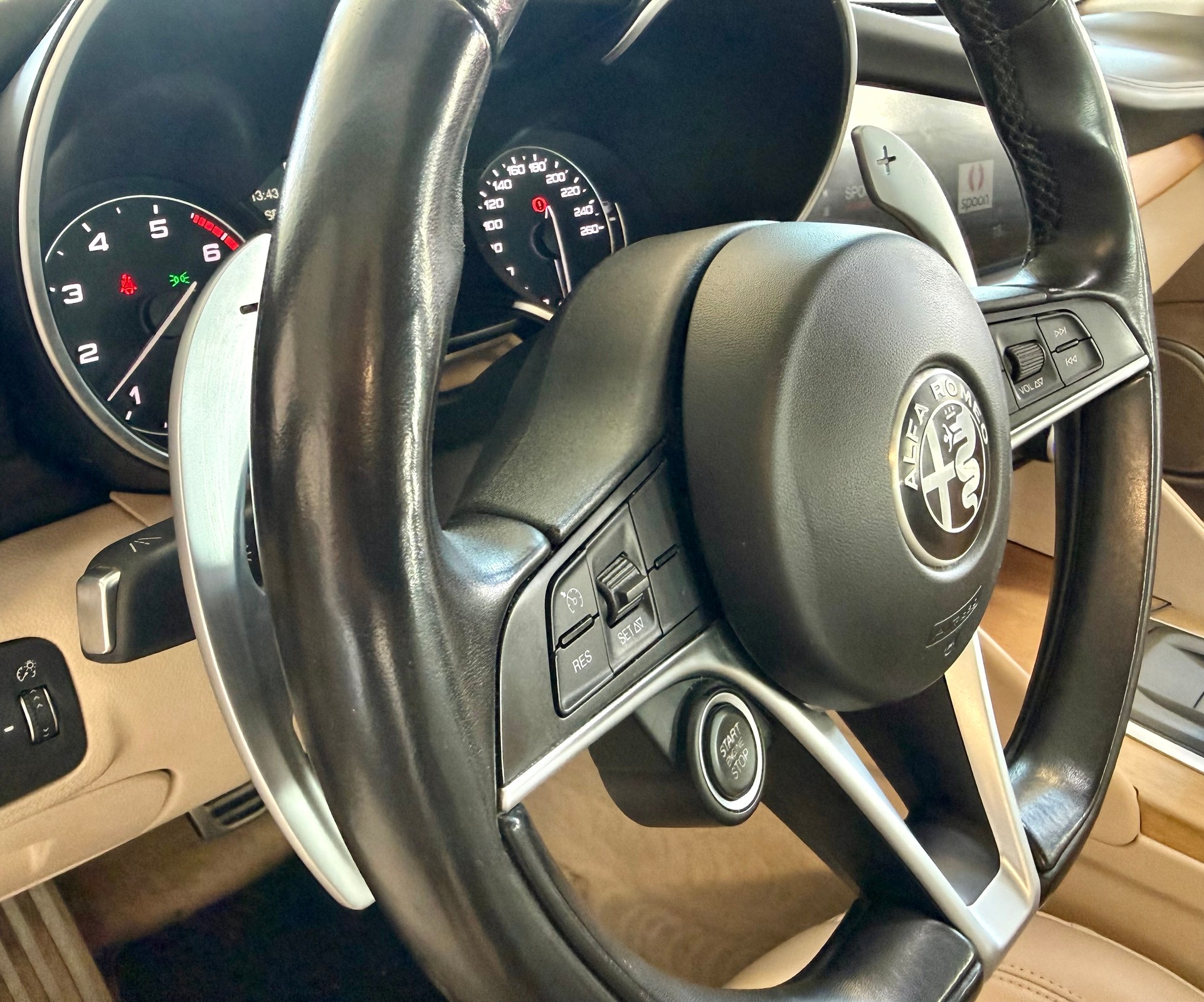 ALFA ROMEO Giulia 2.0 Veloce Q4 Automatic-image-14