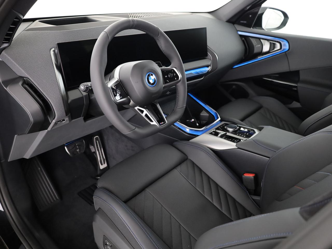 BMW X3 30e xDrive-showroom-element-3