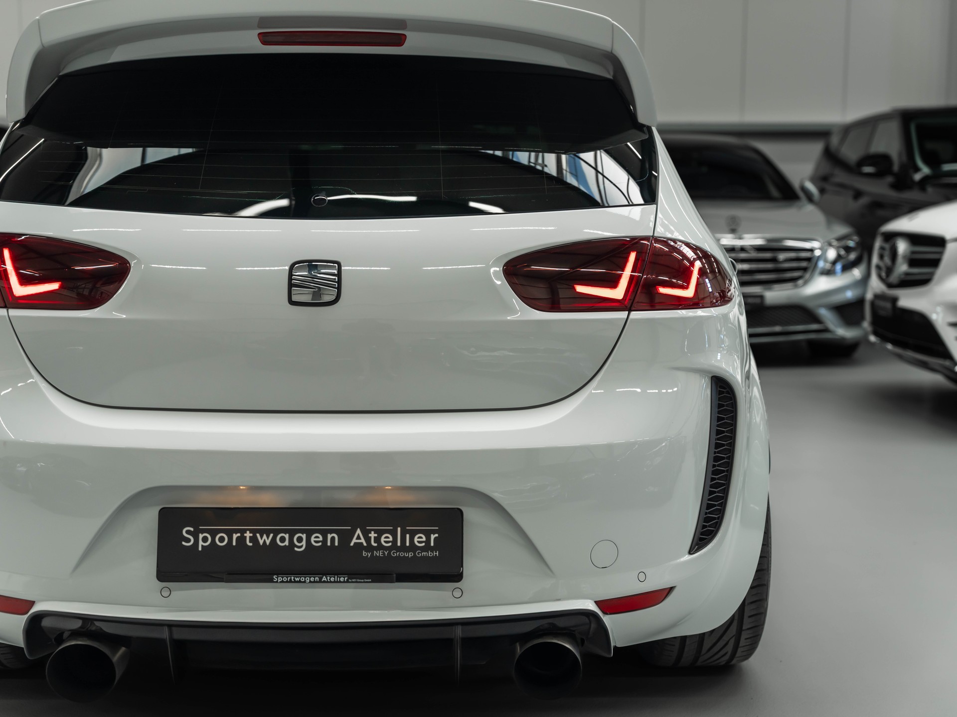 SEAT Leon 2.0 TSI Cupra R-image-16