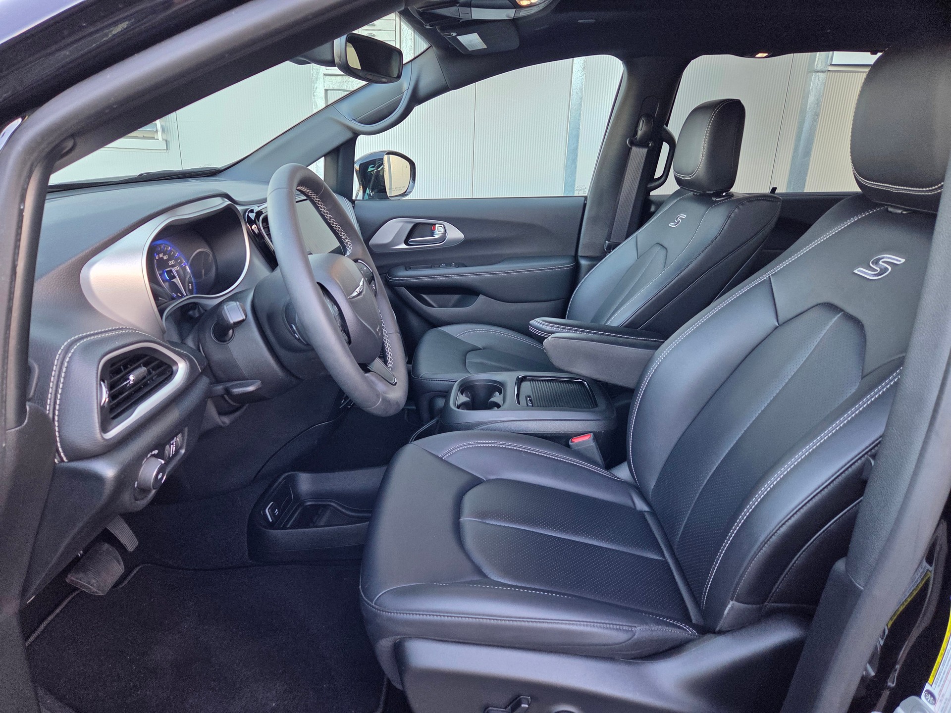 CHRYSLER Pacifica 3.6 V6 4x4 Limited 290PS / 7-Plätzer-showroom-element-3