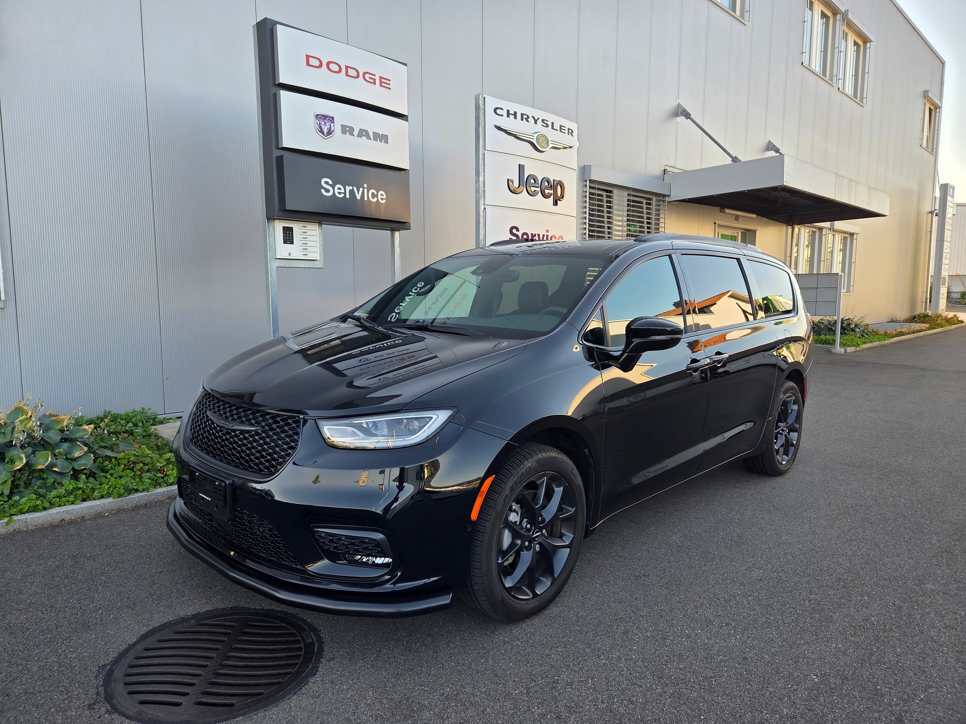 CHRYSLER Pacifica 3.6 V6 4x4 Limited 290PS / 7-Plätzer-showroom-element-1